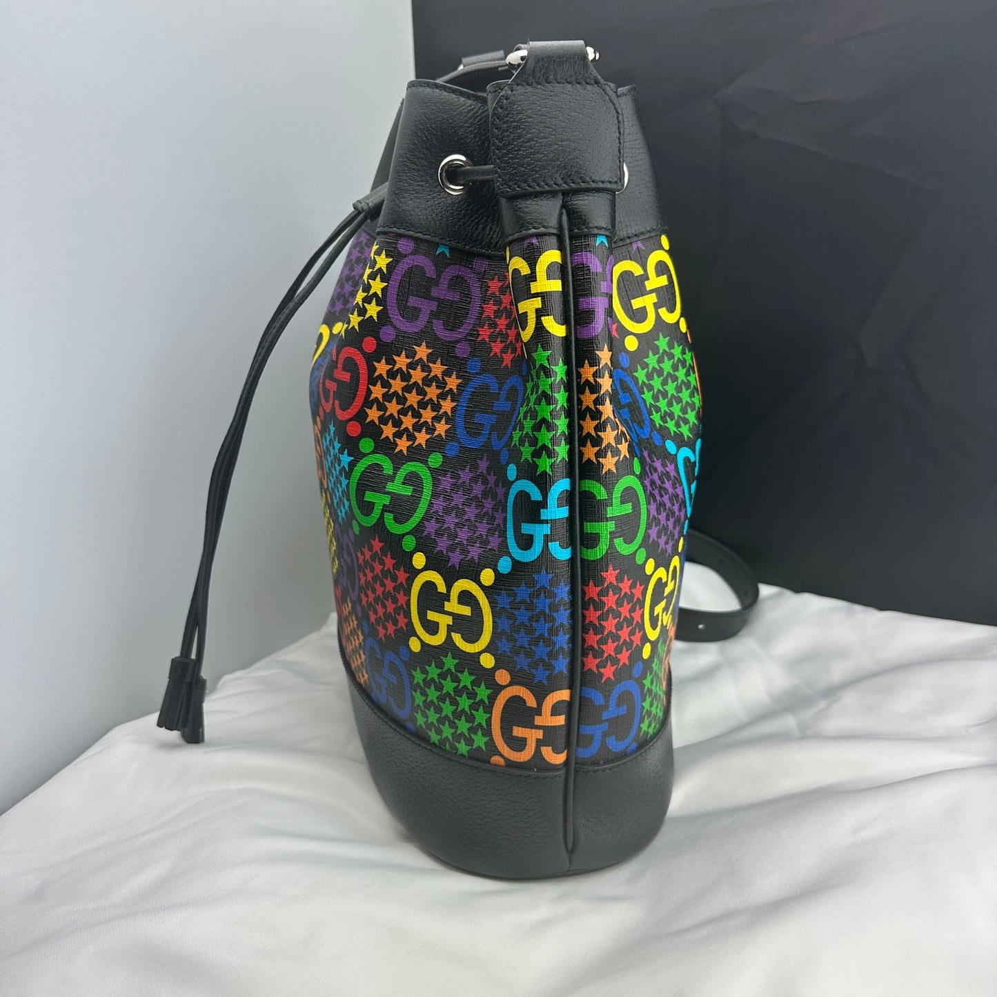 Gucci Supreme Psychedelic Bucket Bag in Black