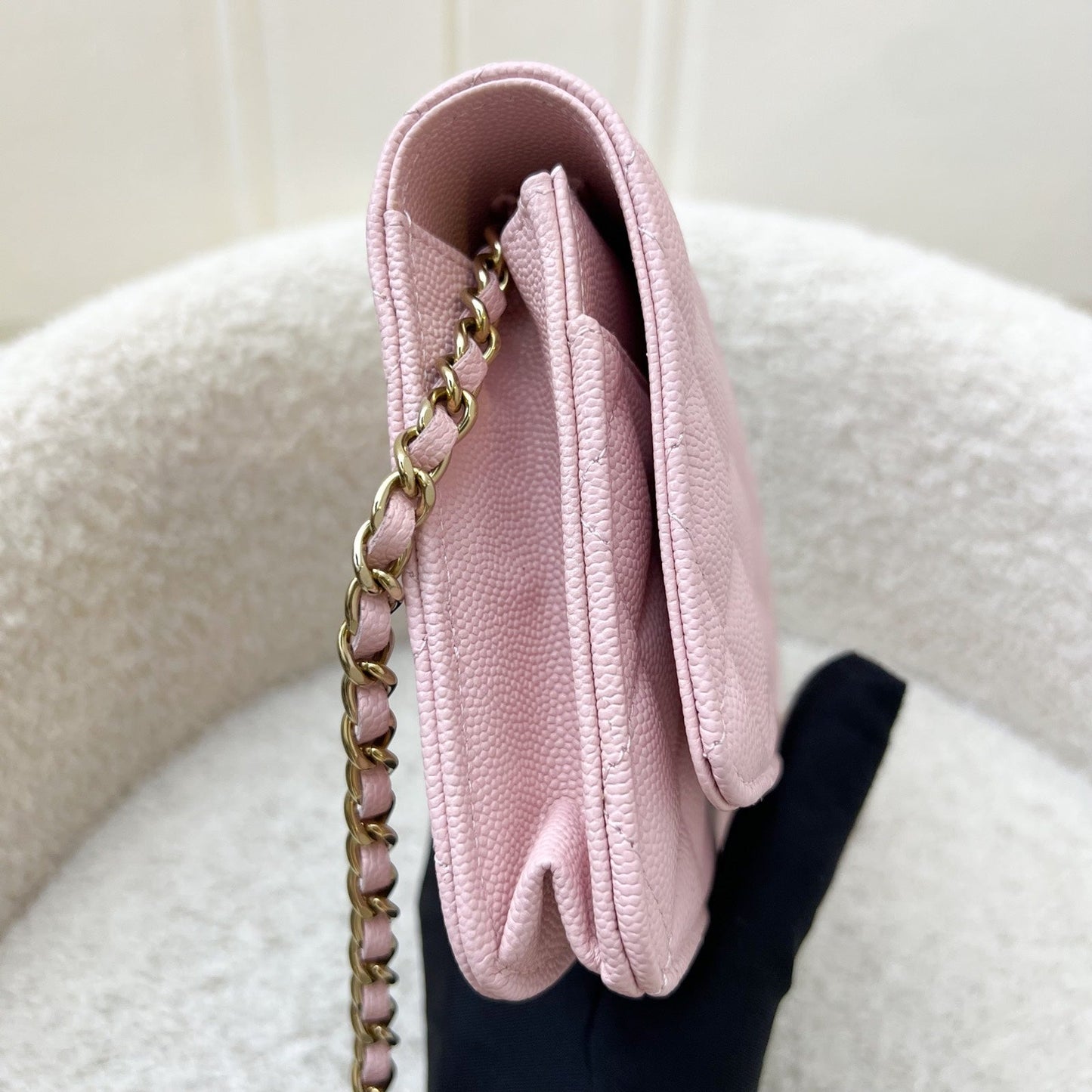 [BN - Local Set - Dec 2022] Chanel Classic Wallet on Chain WOC in 22B Pink Caviar LGHW (Model: AP0250) Crossbody