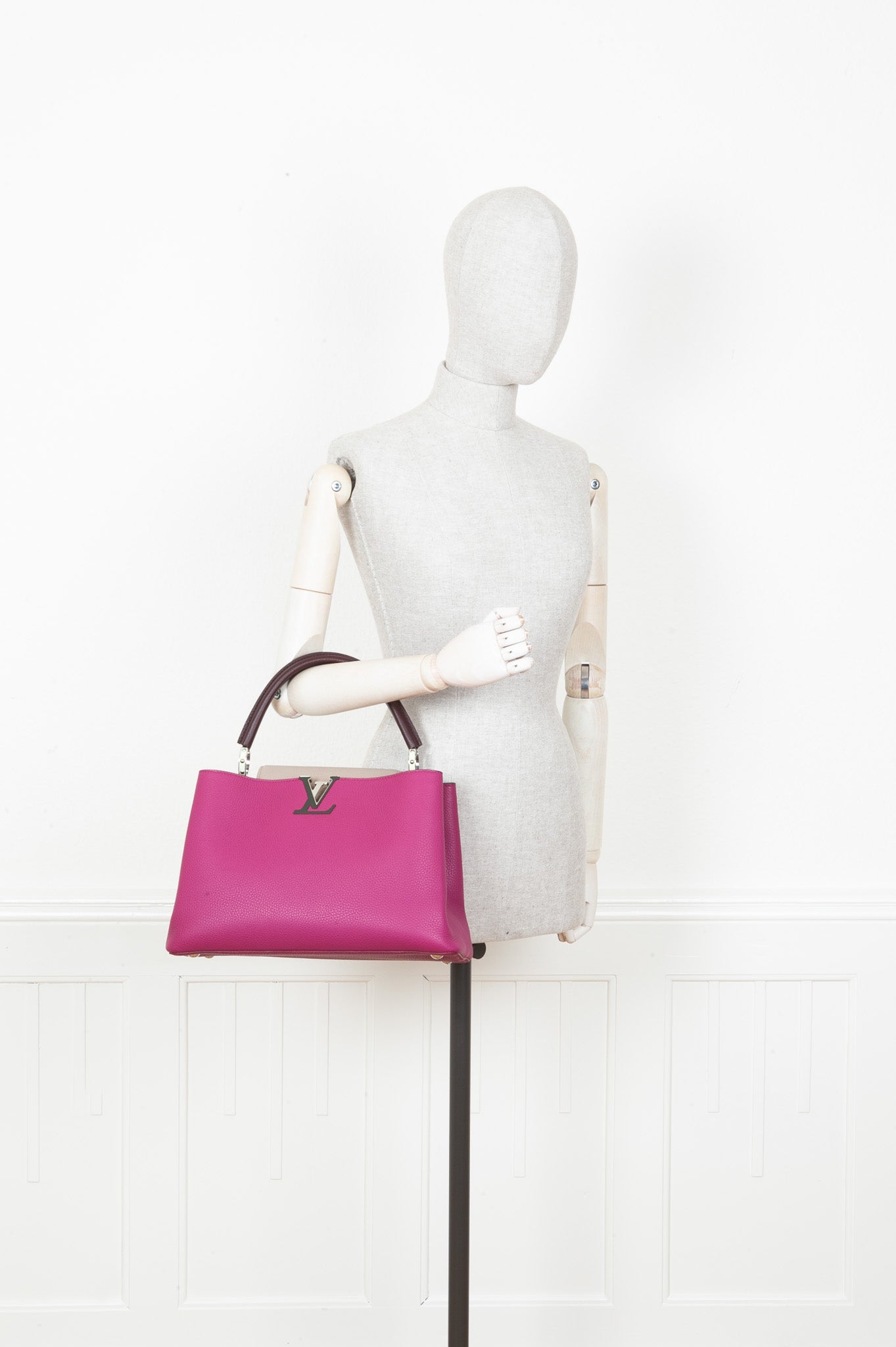 LOUIS VUITTON Capucines MM Tricolor Pink Handbag