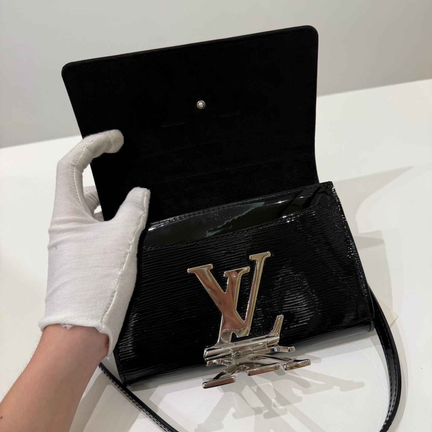 LV Black Epi Patent Leather Portable Bag