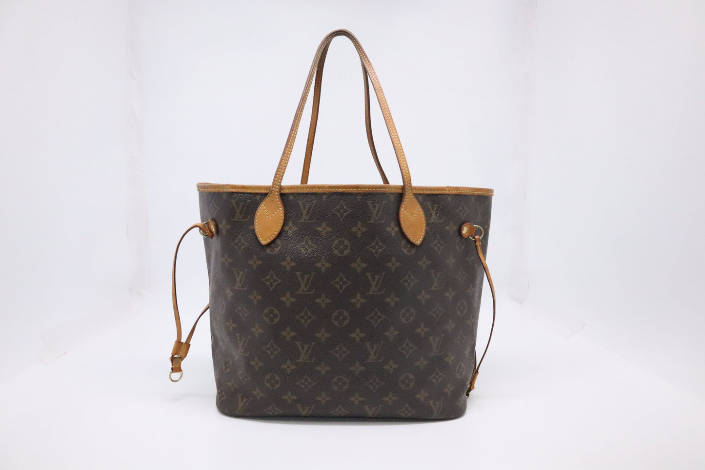 Louis Vuitton Neverfull MM in Monogram Canvas