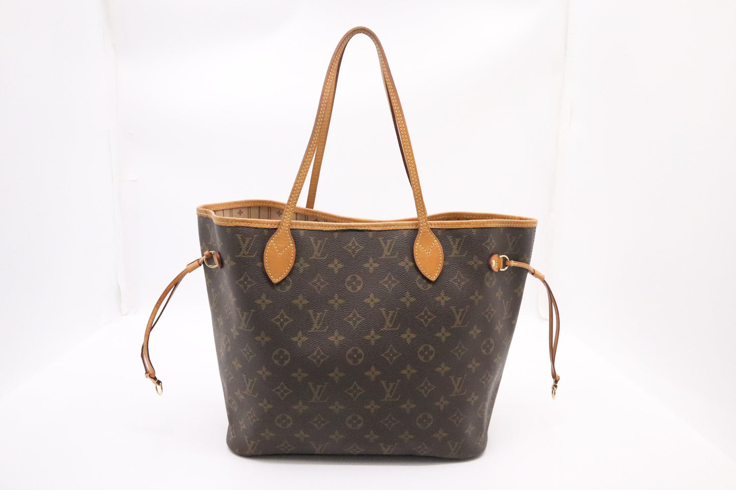 Louis Vuitton Neverfull MM in Monogram Canvas