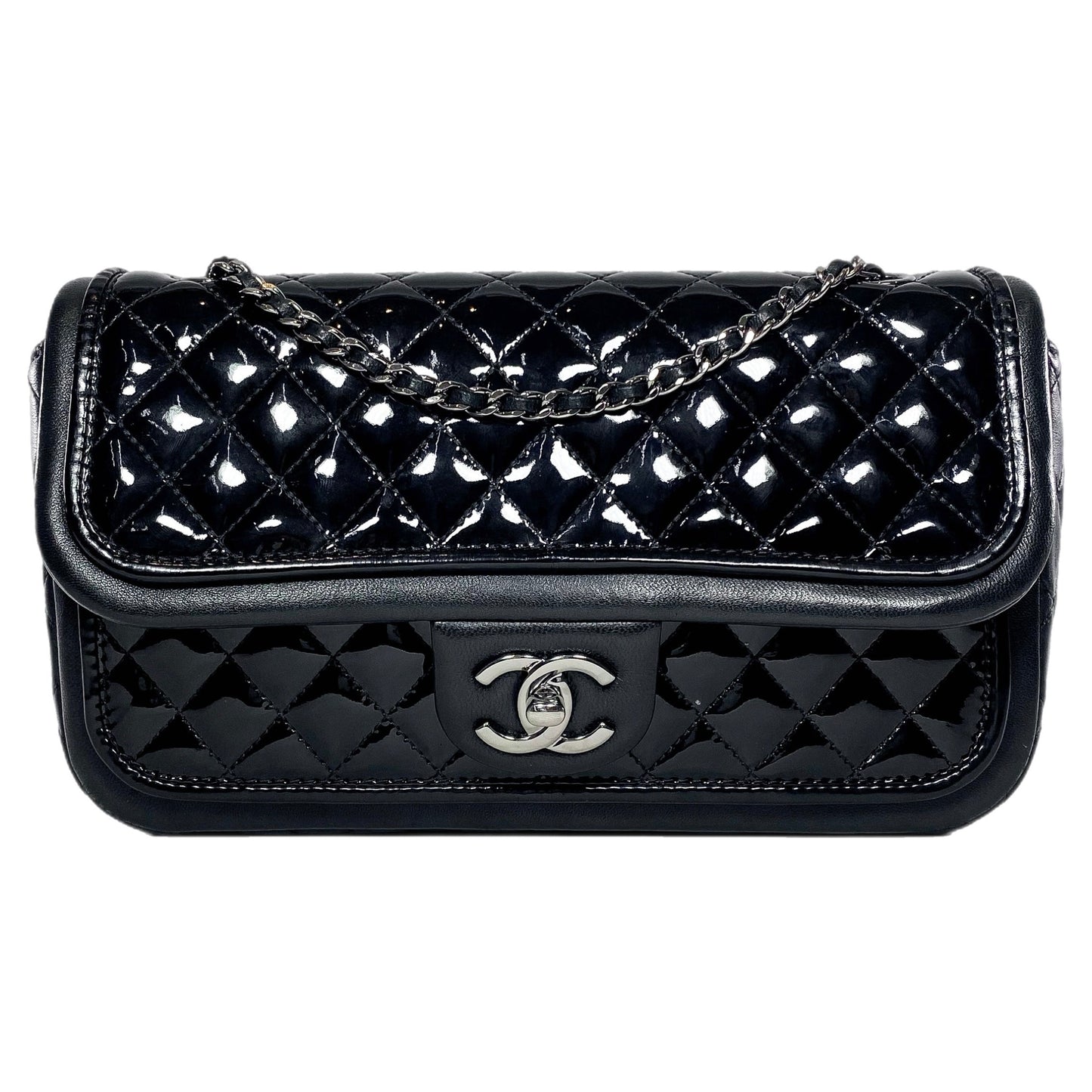 Chanel Twist Shoulder Bag - Ewore Bags