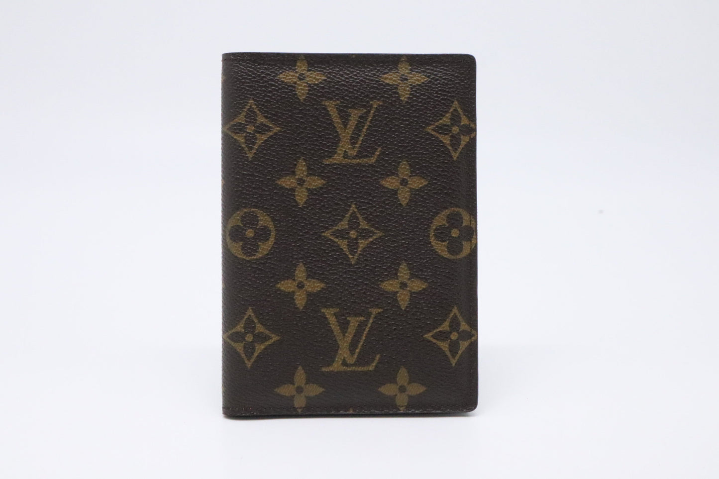Louis Vuitton Passport Case in Monogram Canvas