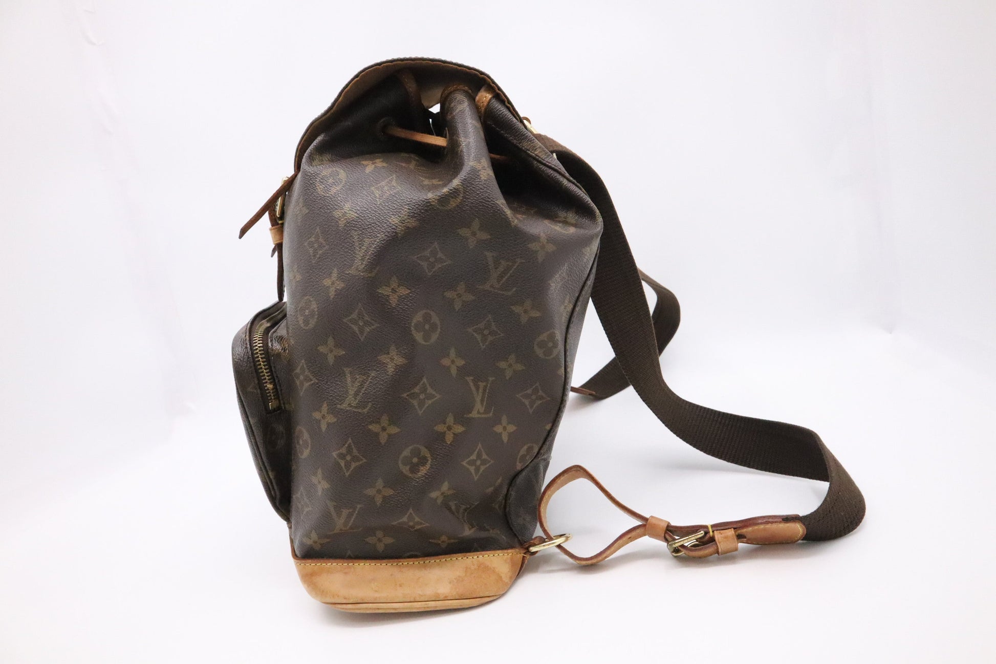 Louis Vuitton Montsouris GM in Monogram Canvas