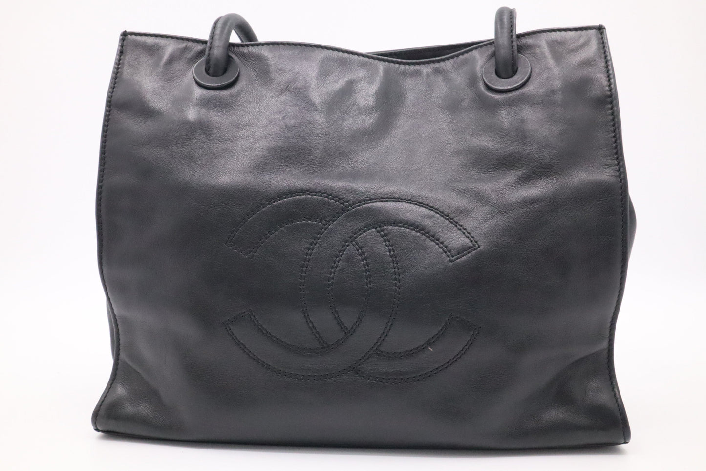 Chanel Tote in Black Leather