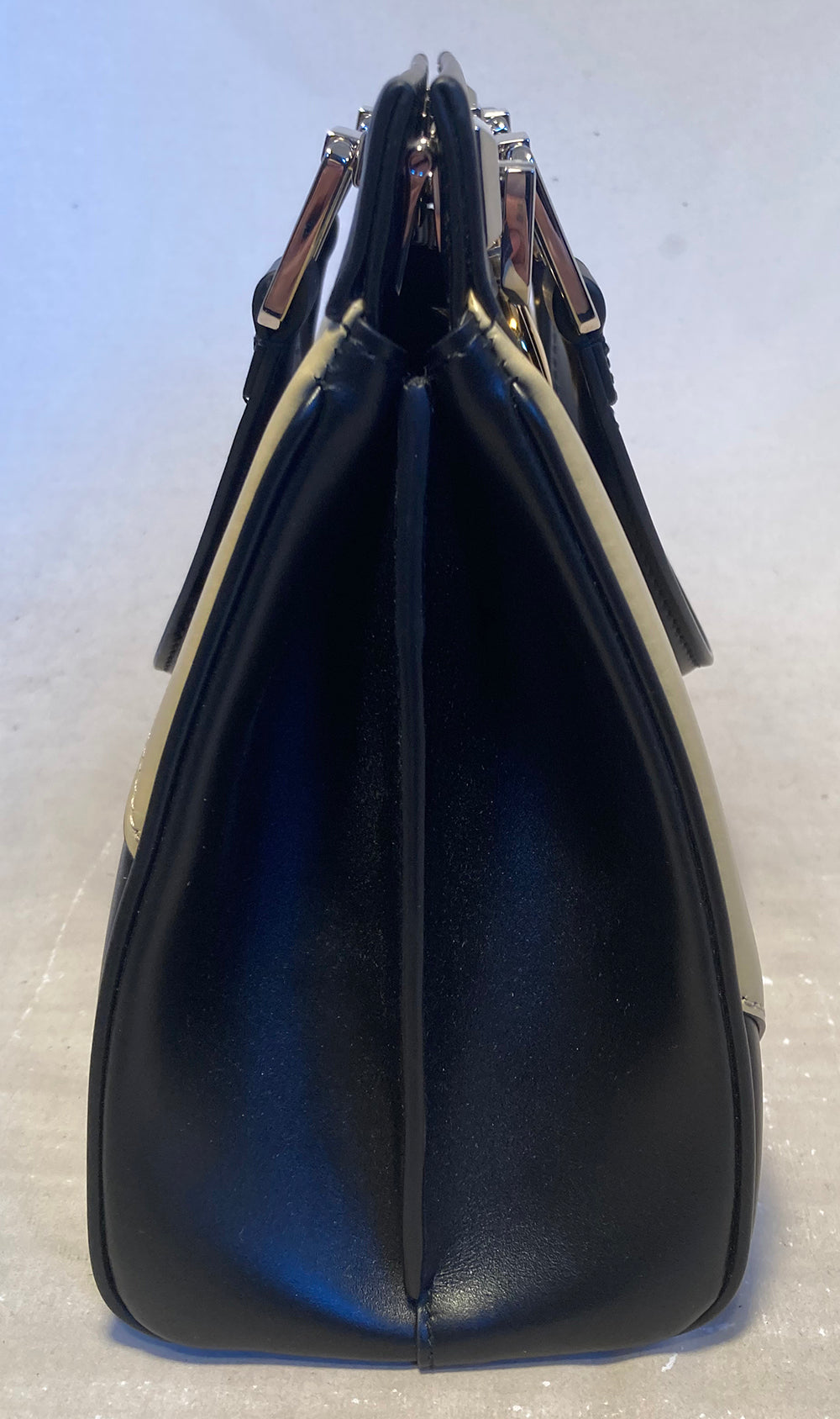 Gucci Black Leather Shoulder Bag Style 4