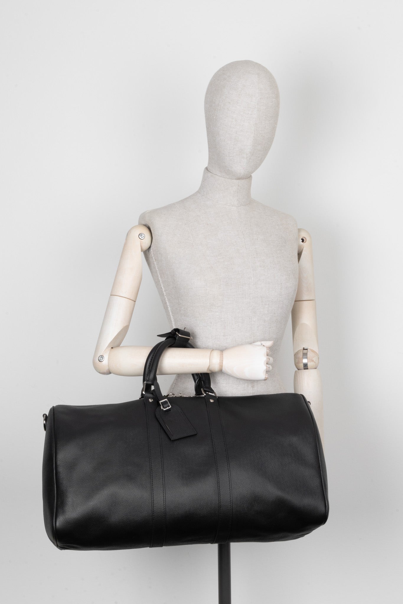 LOUIS VUITTON Keepall 50 Bandouliere Black Taiga Leather