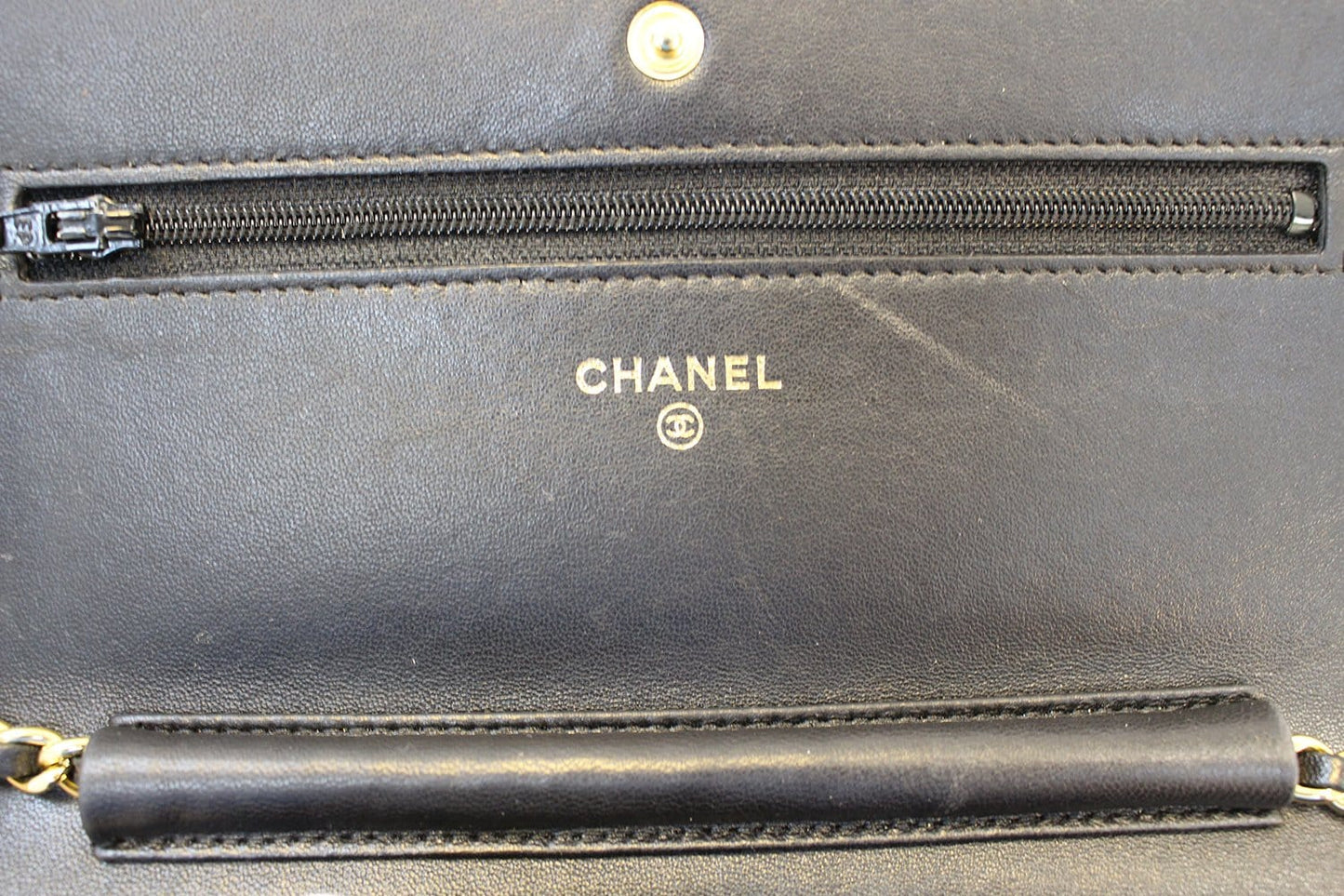 CHANEL Wallet On Chain -  CHANEL Crossbody Bag Flap