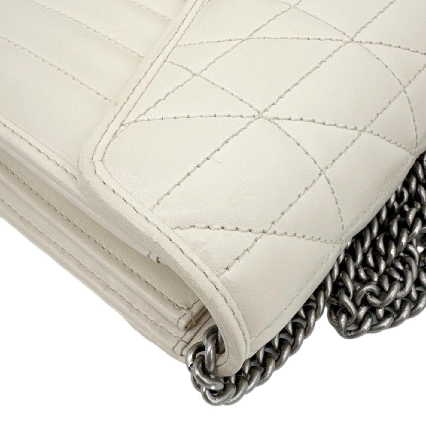 GUCCI Aria Marmont GG Calfskin Matelasse Leather Chain Wallet Mystic White 474575
