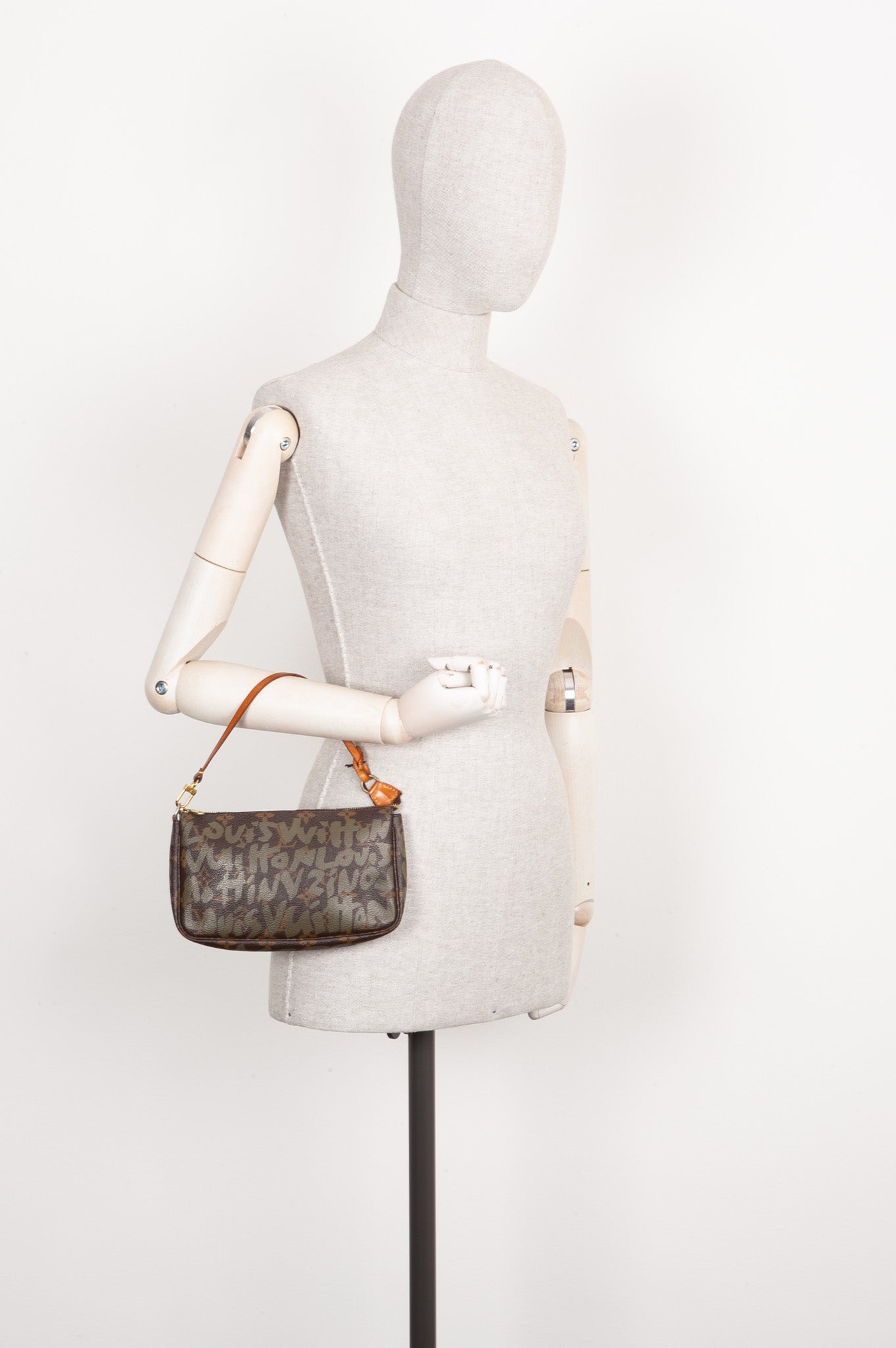 LOUIS VUITTON Stephen Spro Pochette MNG