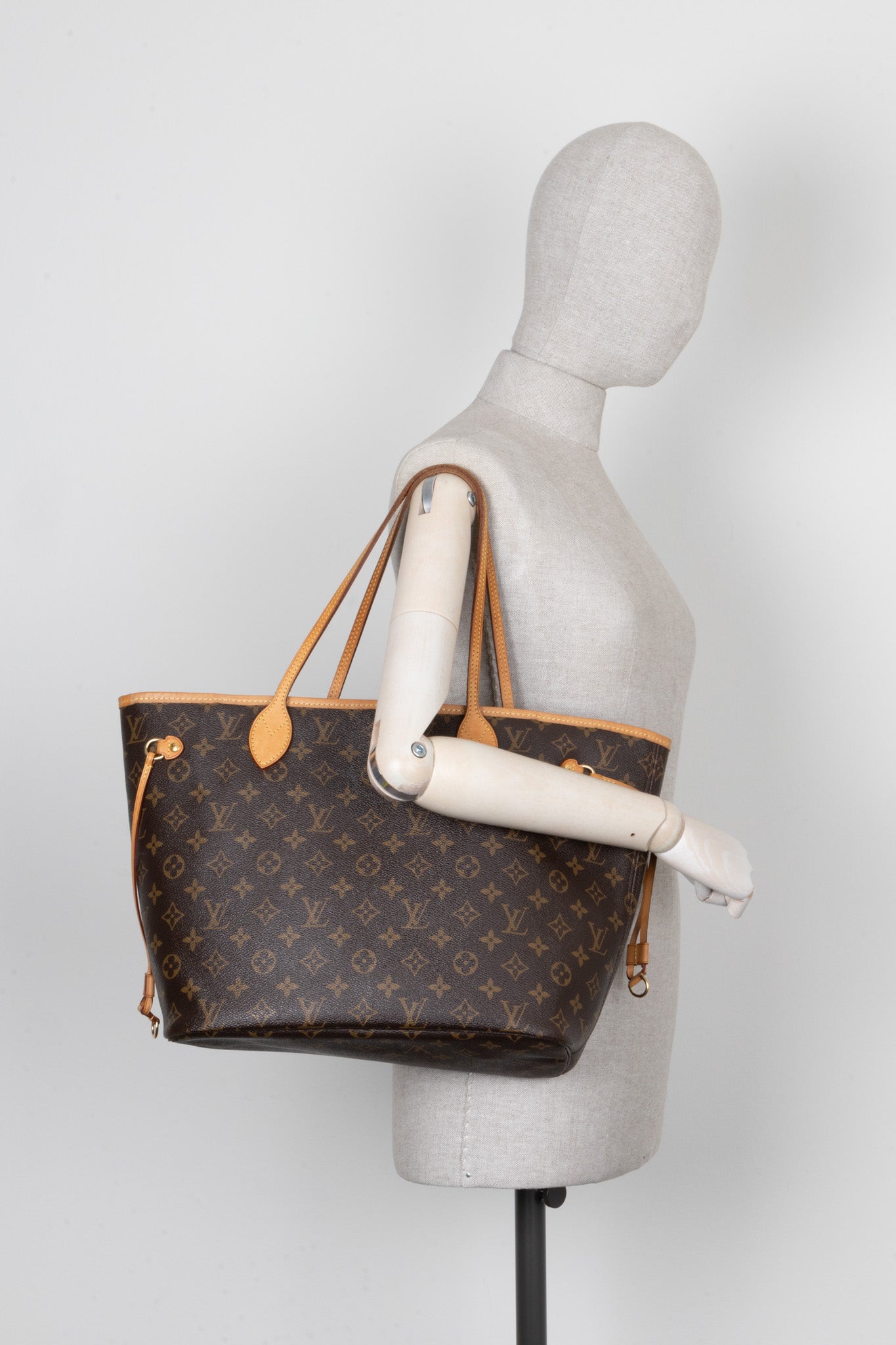 LOUIS VUITTON Neverfull MM MNG Canvas