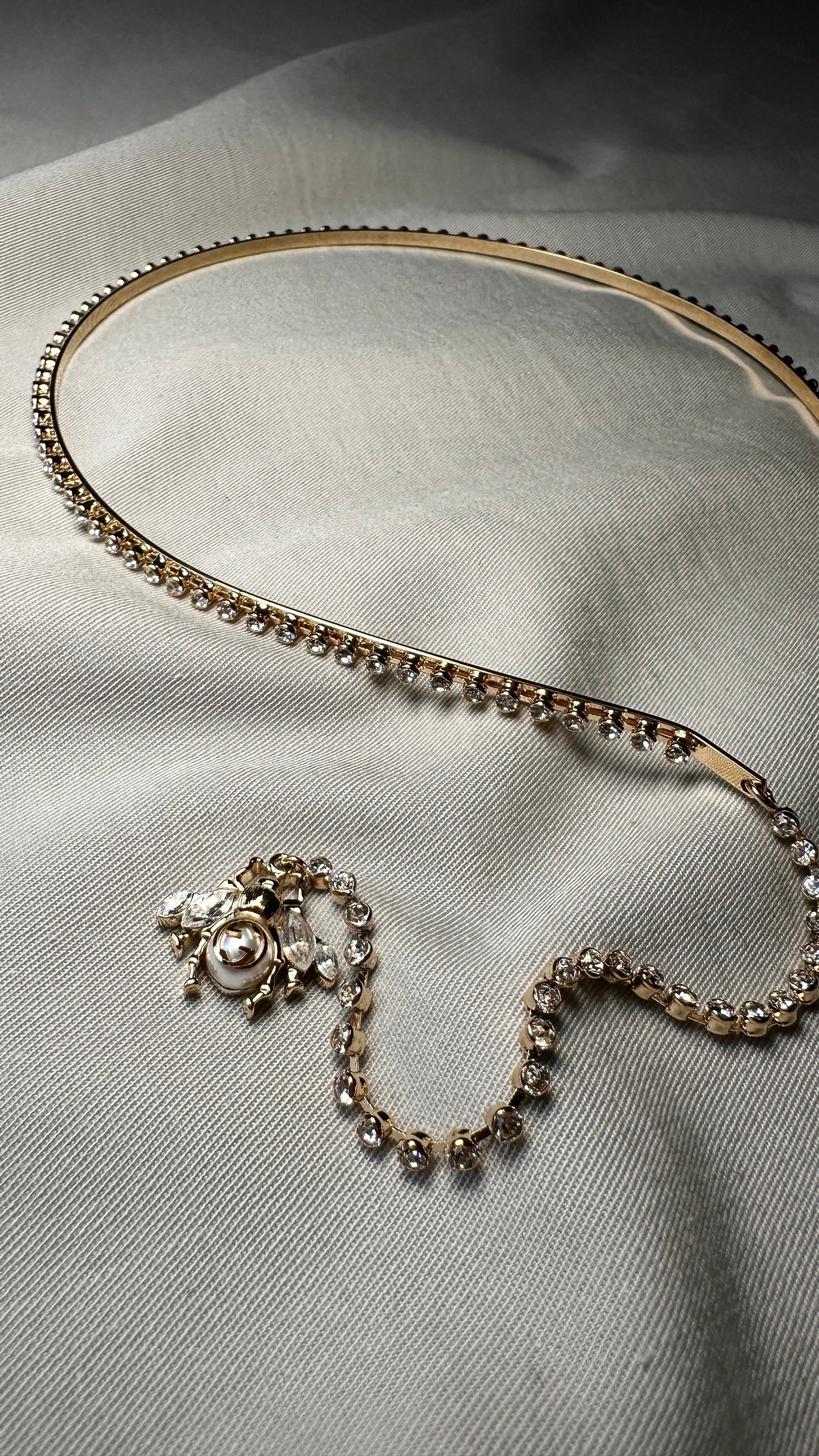 GUCCI GG Interlocking Bee Hairband Gold Crystal
