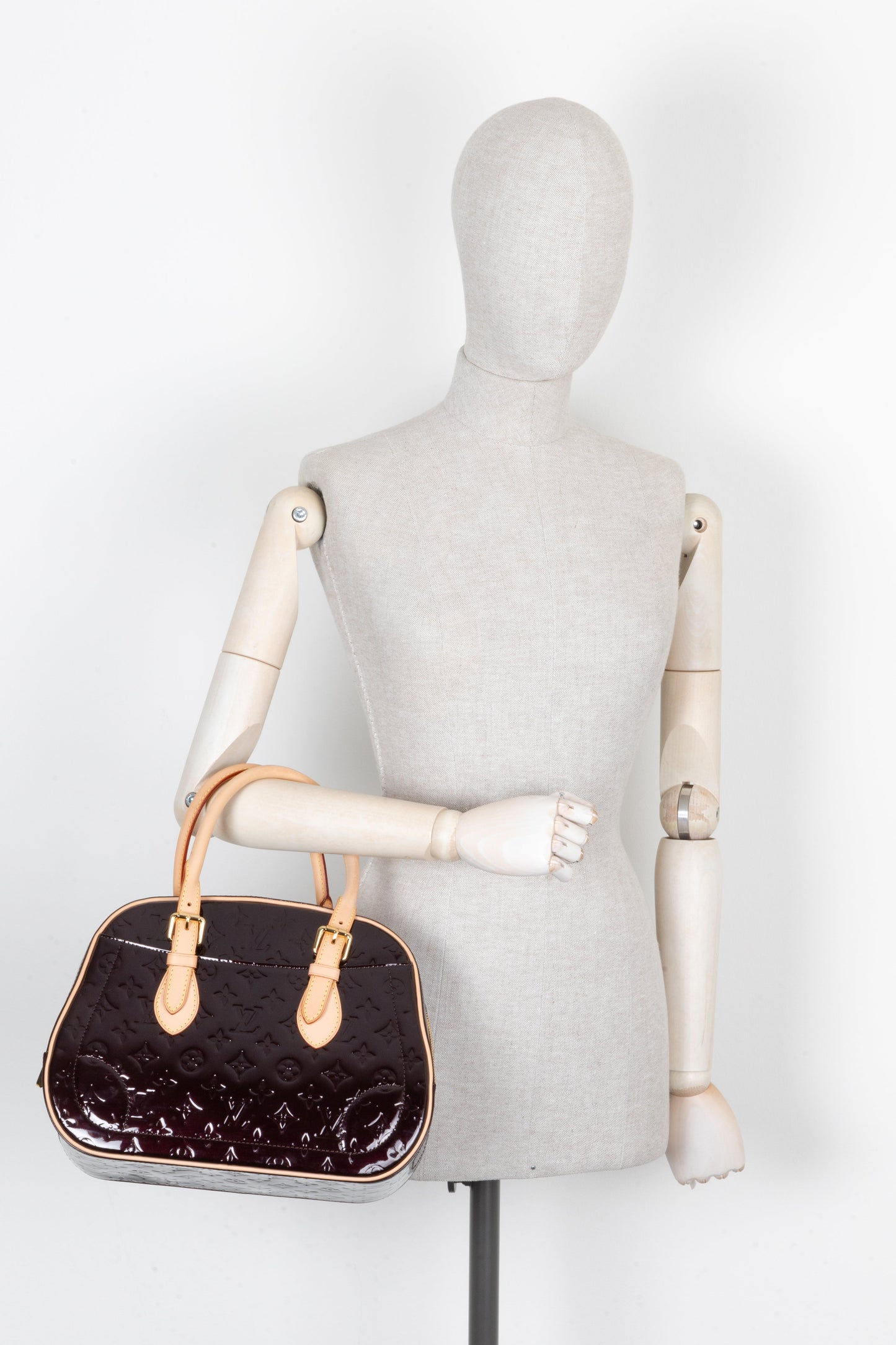 LOUIS VUITTON Summit Drive Bag Vernis Amaranthe
