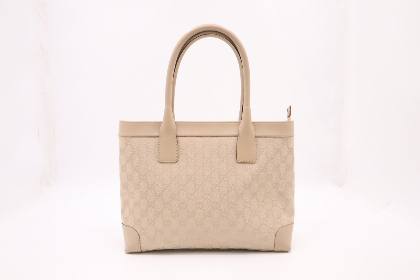 Gucci Shoulder Bag in Beige GG Canvas