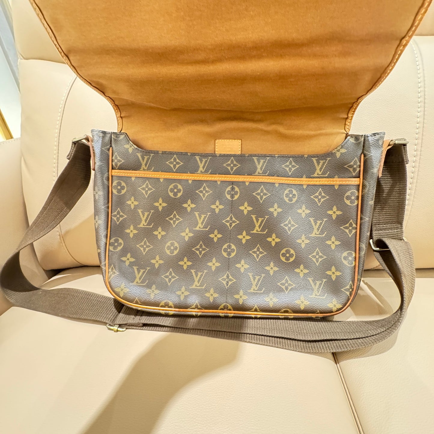 LV Monogram Flap Messenger Bag Large Size