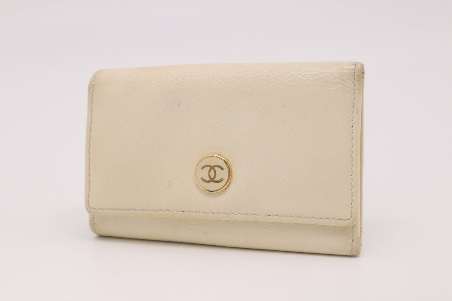 Chanel 6 Key Case in Cream Leather