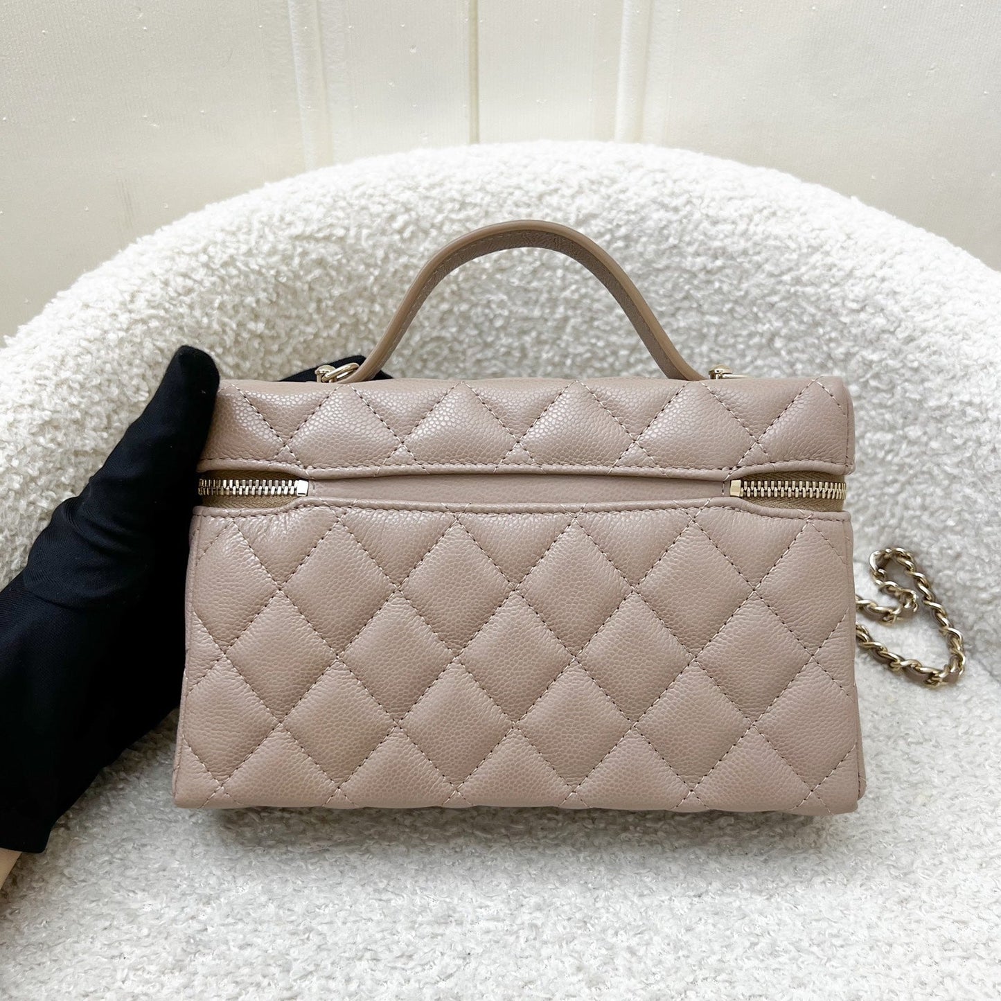 [BN - Local Full Set - Dec 2025] Chanel Vanity / Clutch with Chain (LP Style Bag) in 26P Beige Caviar and LGHW (Model: AP4385)