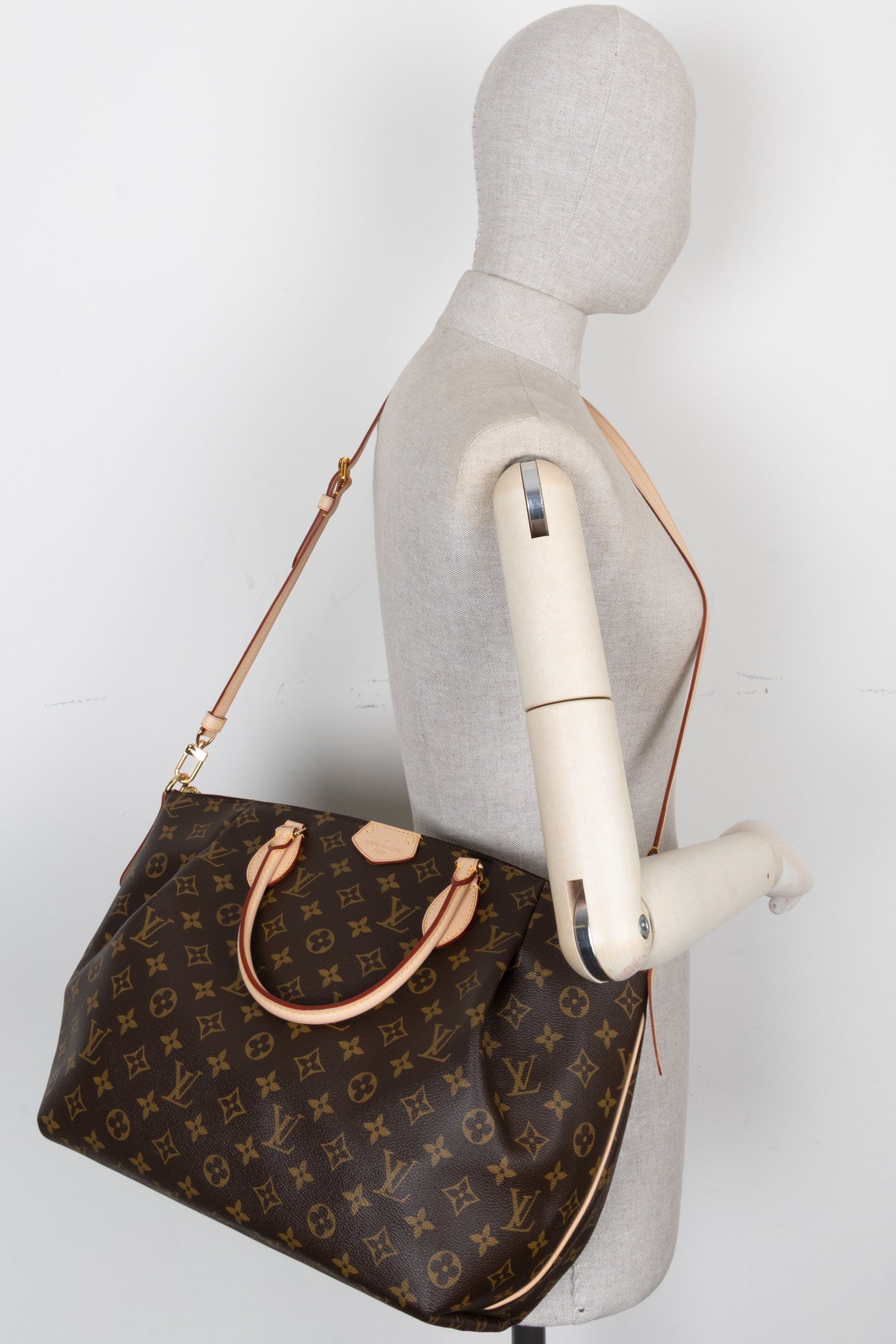 LOUIS VUITTON Turenne Bag MM MNG