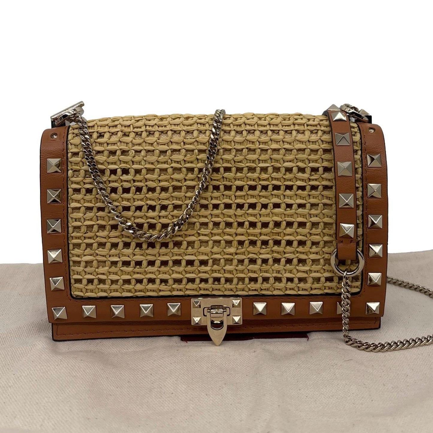 VALENTINO Garavani Rockstud Raffia Wallet On Chain Crossbody Bag Tan