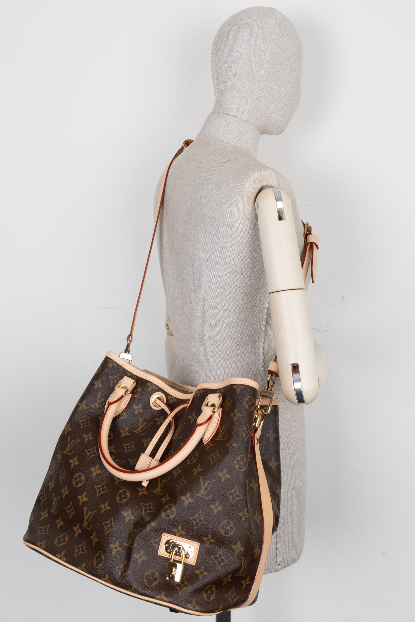LOUIS VUITTON Eden Neo Shoulder Bag MNG