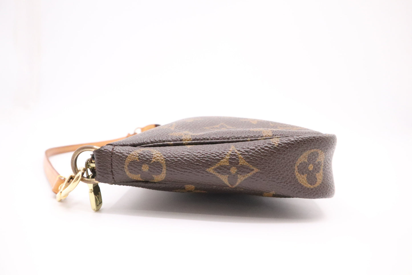 Louis Vuitton Pochette Accessoires in Monogram Canvas