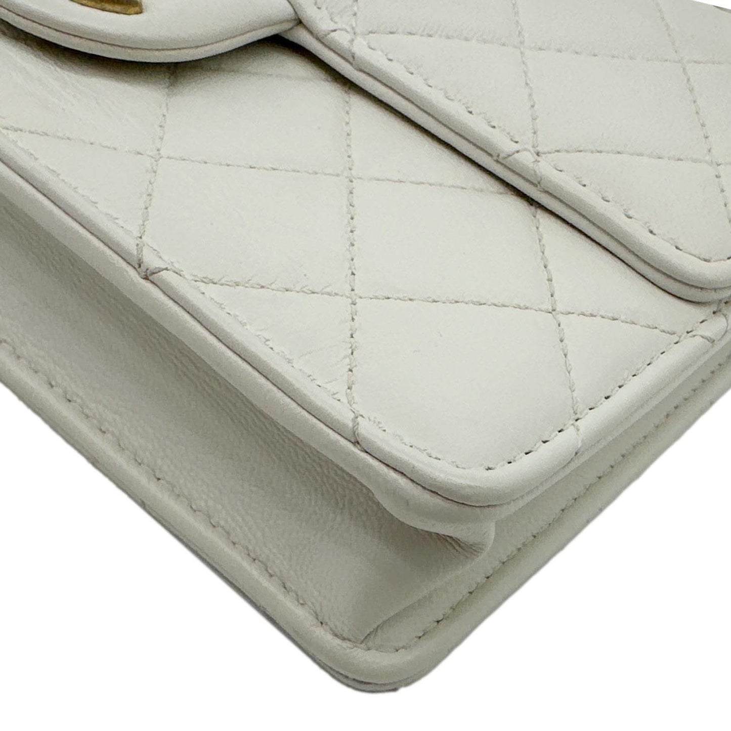 CHANEL Chic Pearls Flap Quilted Leather Shoulder Bag Off White