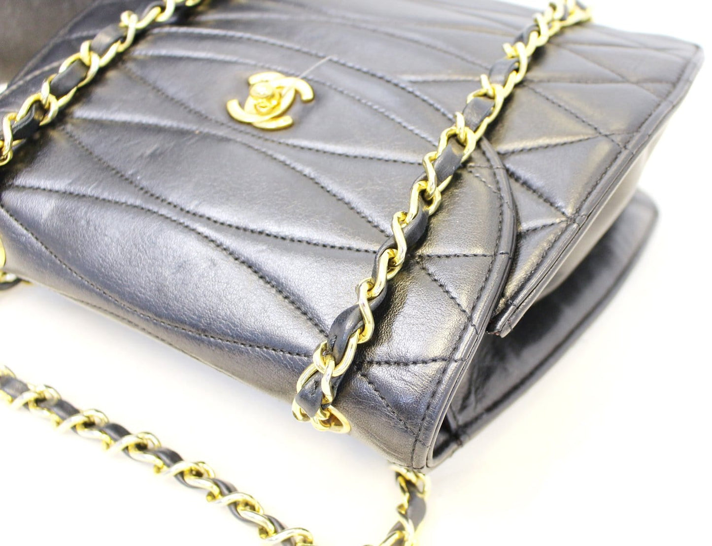 Rare CHANEL Wave Lambskin GHW CC Flap Bag
