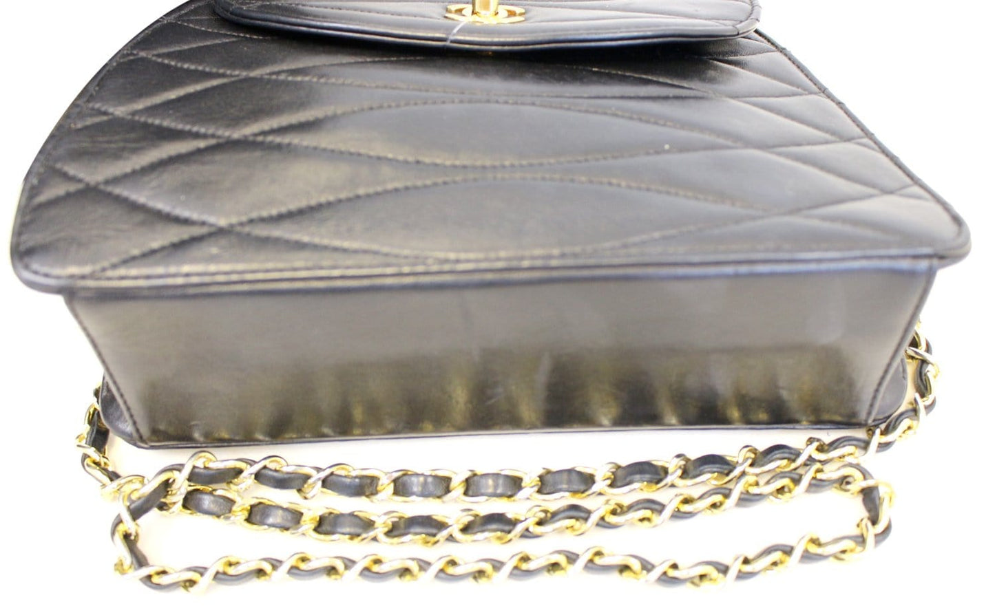 Rare CHANEL Wave Lambskin GHW CC Flap Bag