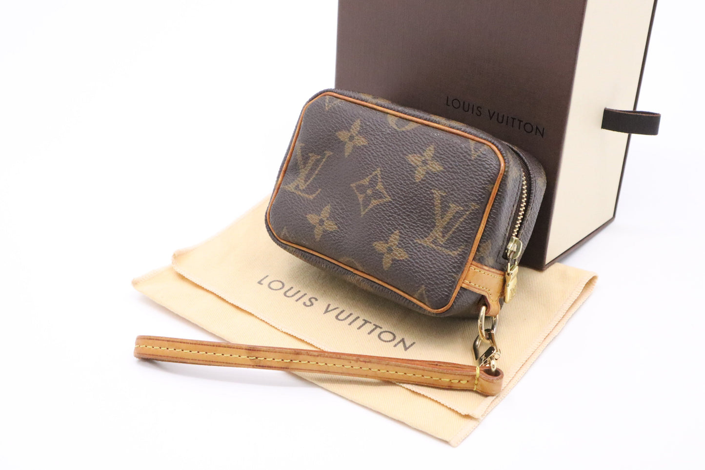 Louis Vuitton Wapiti in Monogram Canvas