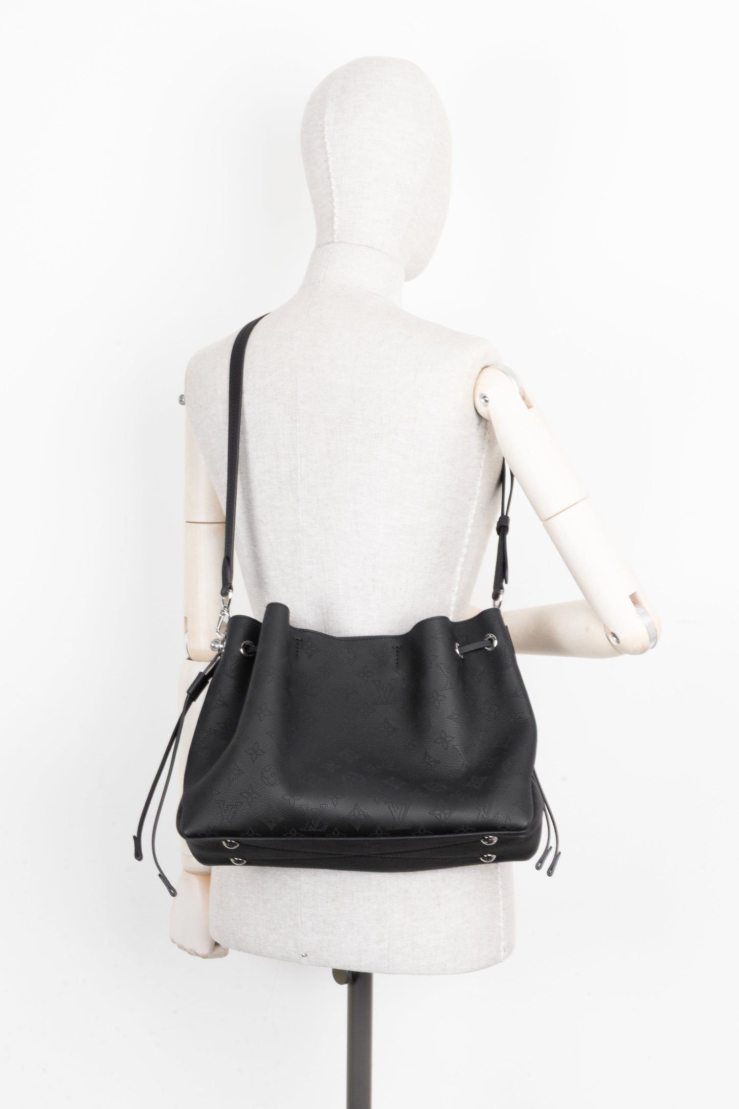 LOUIS VUITTON Bella Tote Mahina Black