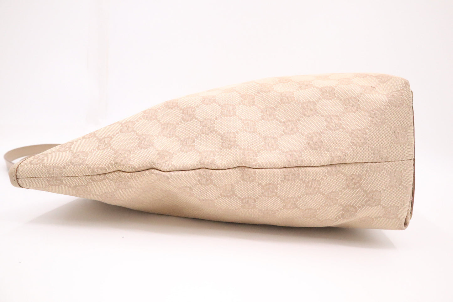 Gucci Shoulder Bag in Beige GG Canvas