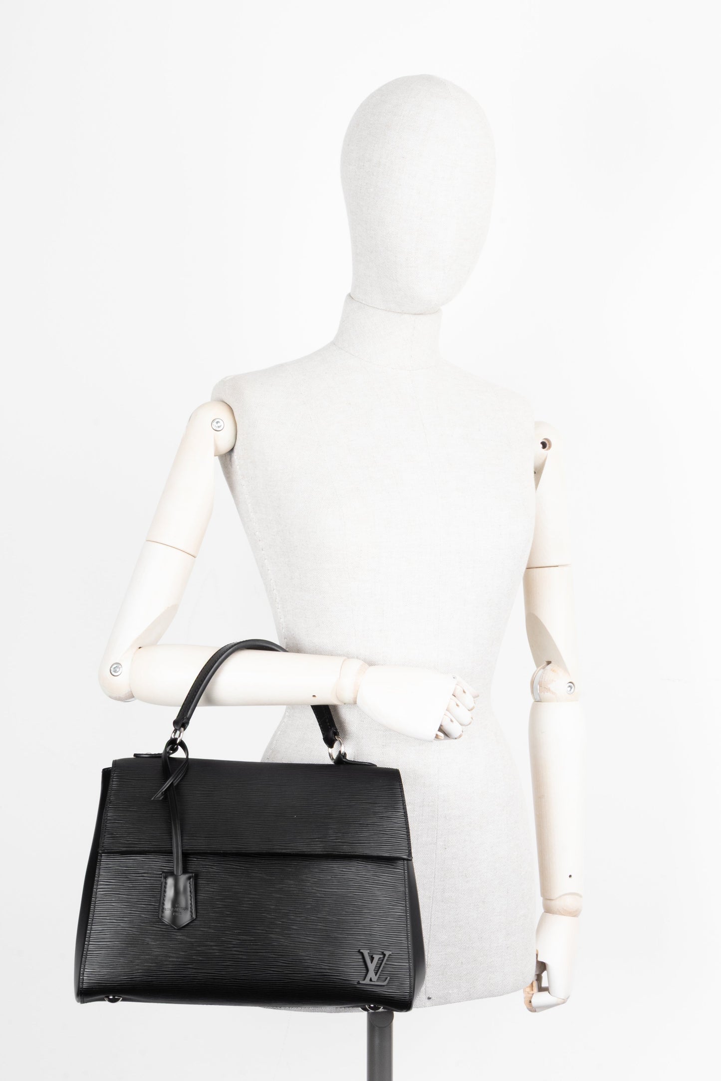 LOUIS VUITTON Cluny MM Epi Black