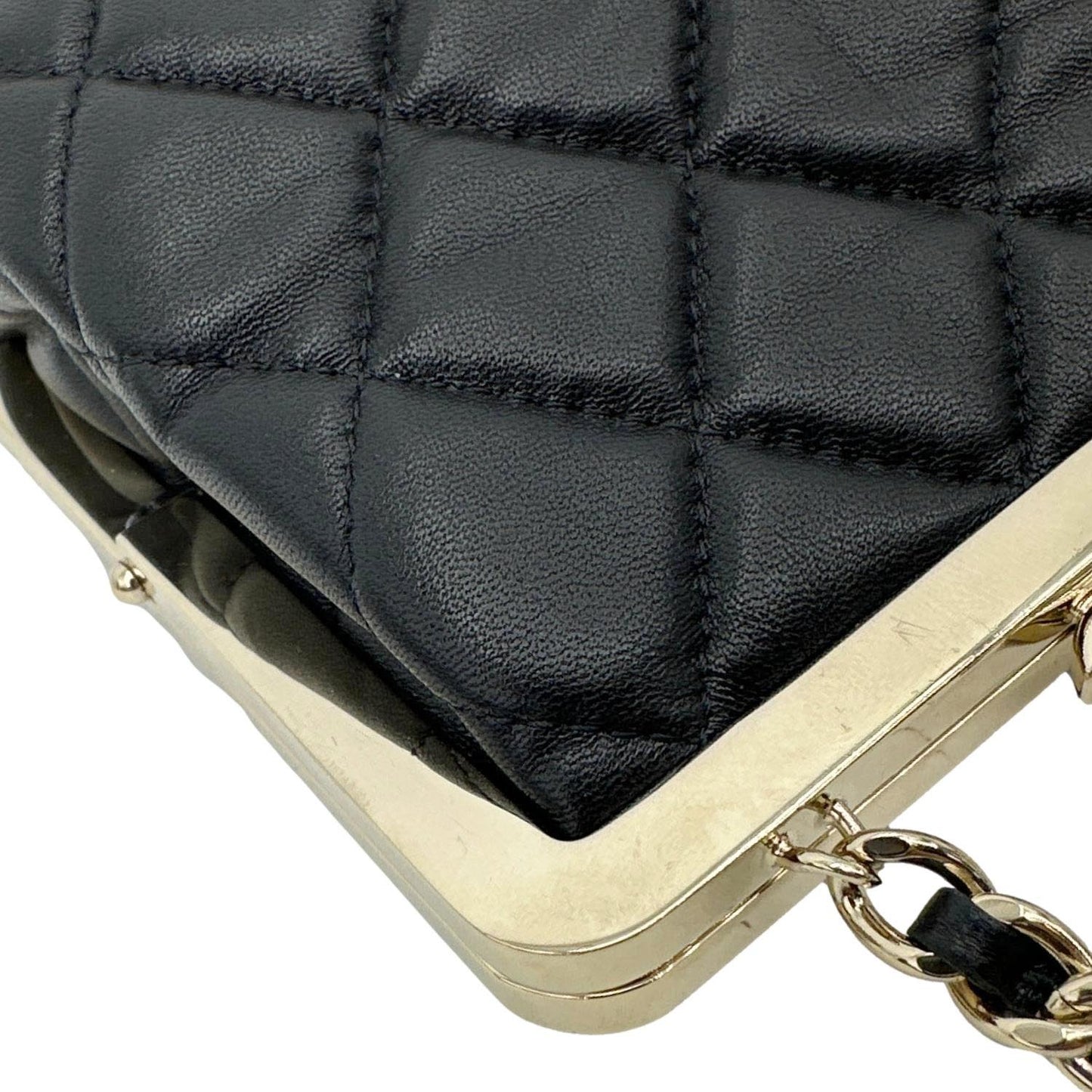 CHANEL Kisslock Logo Lambskin Quilted Leather Chain Clutch Shoulder Bag Black