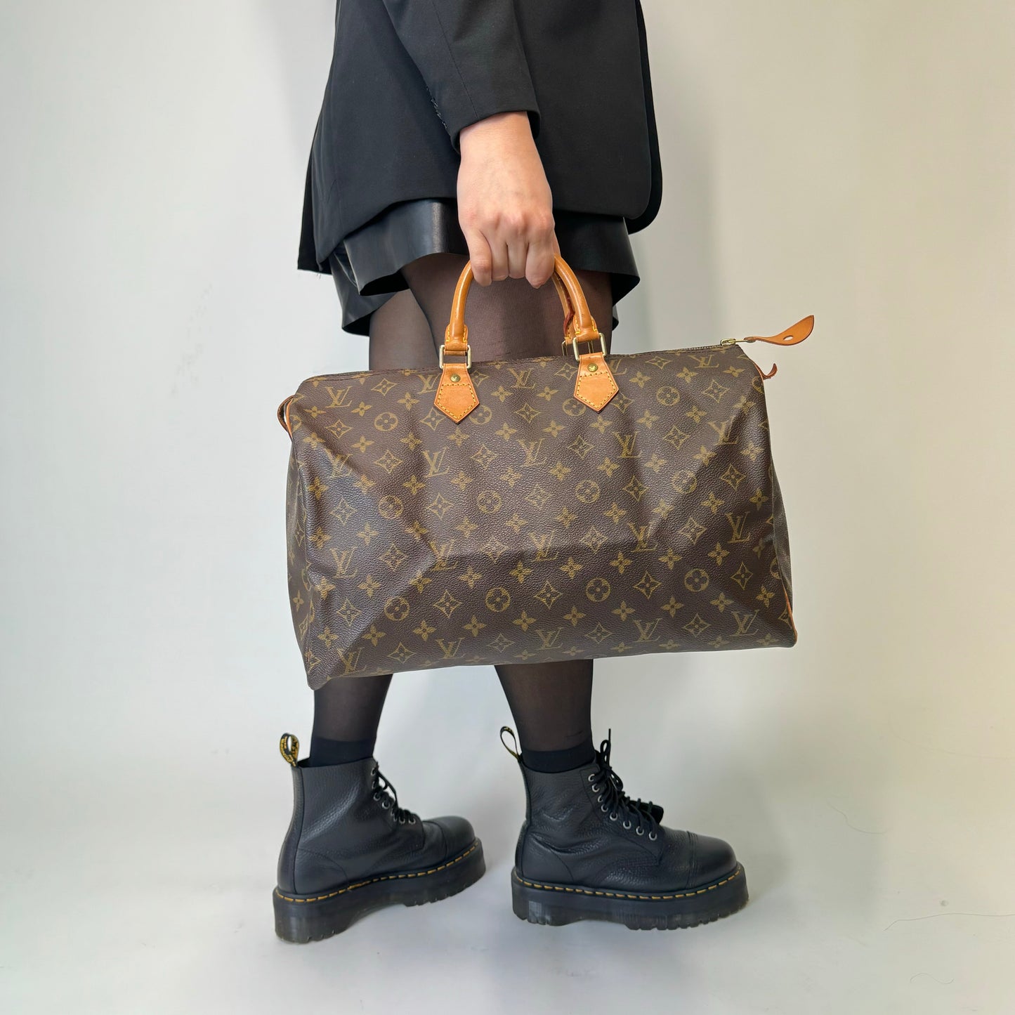 Louis Vuitton Monogram Canvas   Classic Speedy 40 SP0945