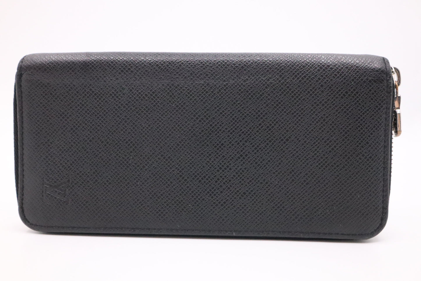 Louis Vuitton Vertical Zippy in Black Taiga Leather