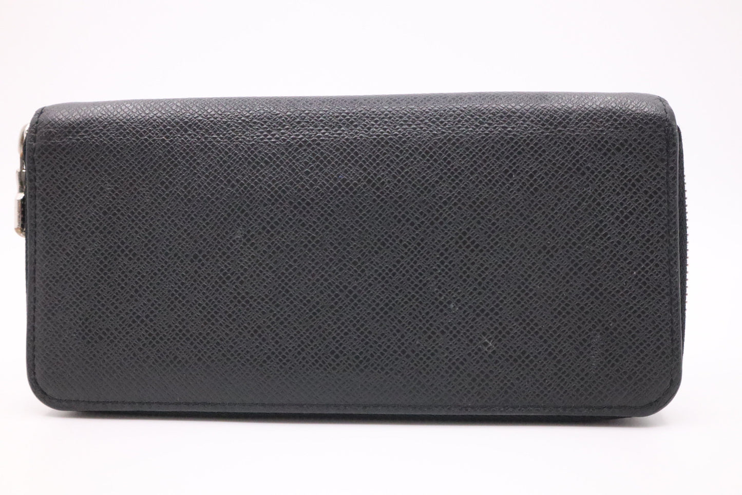 Louis Vuitton Vertical Zippy in Black Taiga Leather