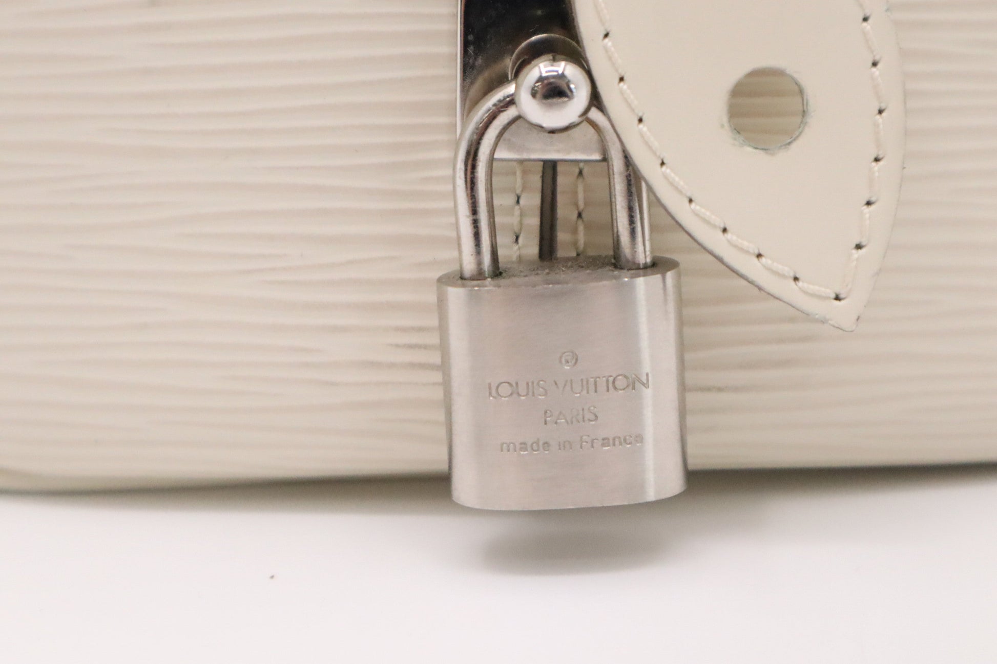 Louis Vuitton Montaigne Bowling MM in White Epi Leather
