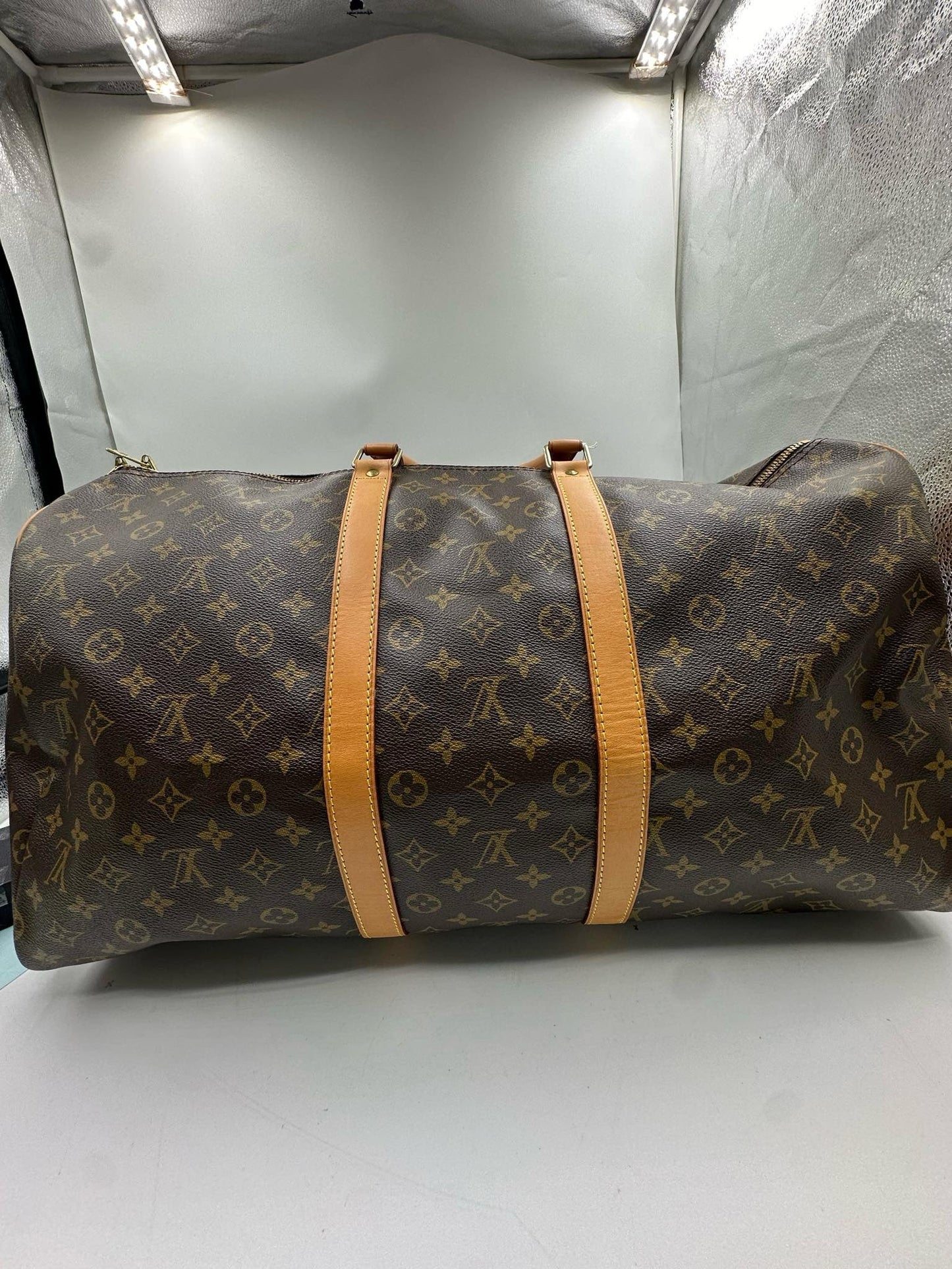 Louis vuitton, 2Gucci bags