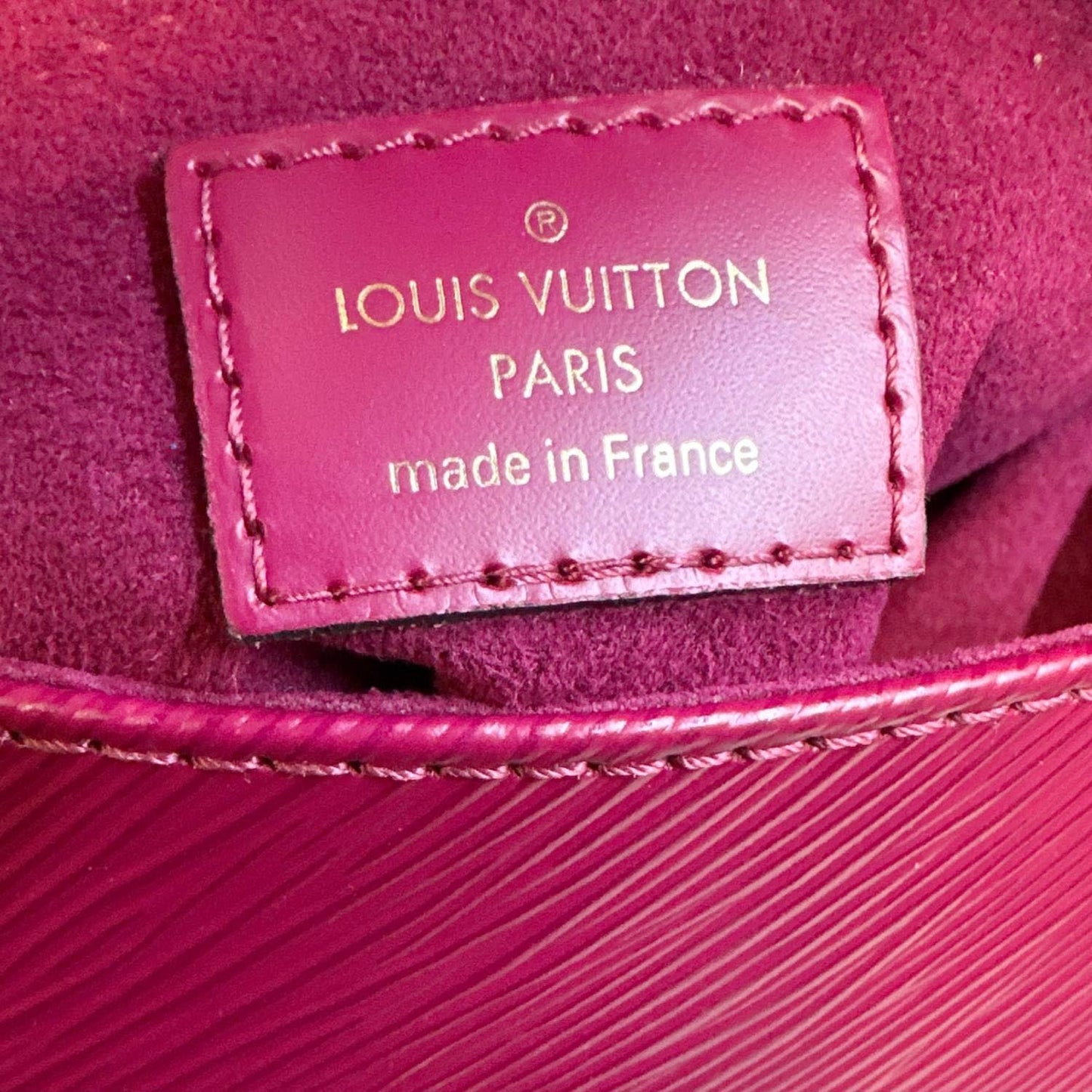 LOUIS VUITTON Locky BB Epi Leather Crossbody Bag Burgundy
