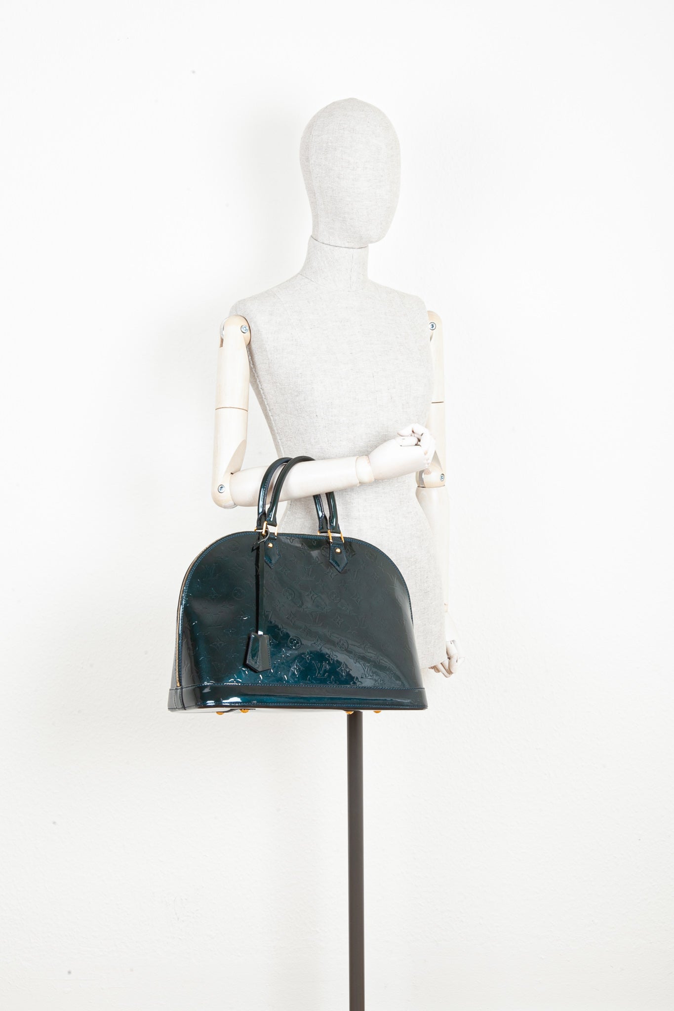 LOUIS VUITTON Alma GM MNG Vernis Petrol Handbag
