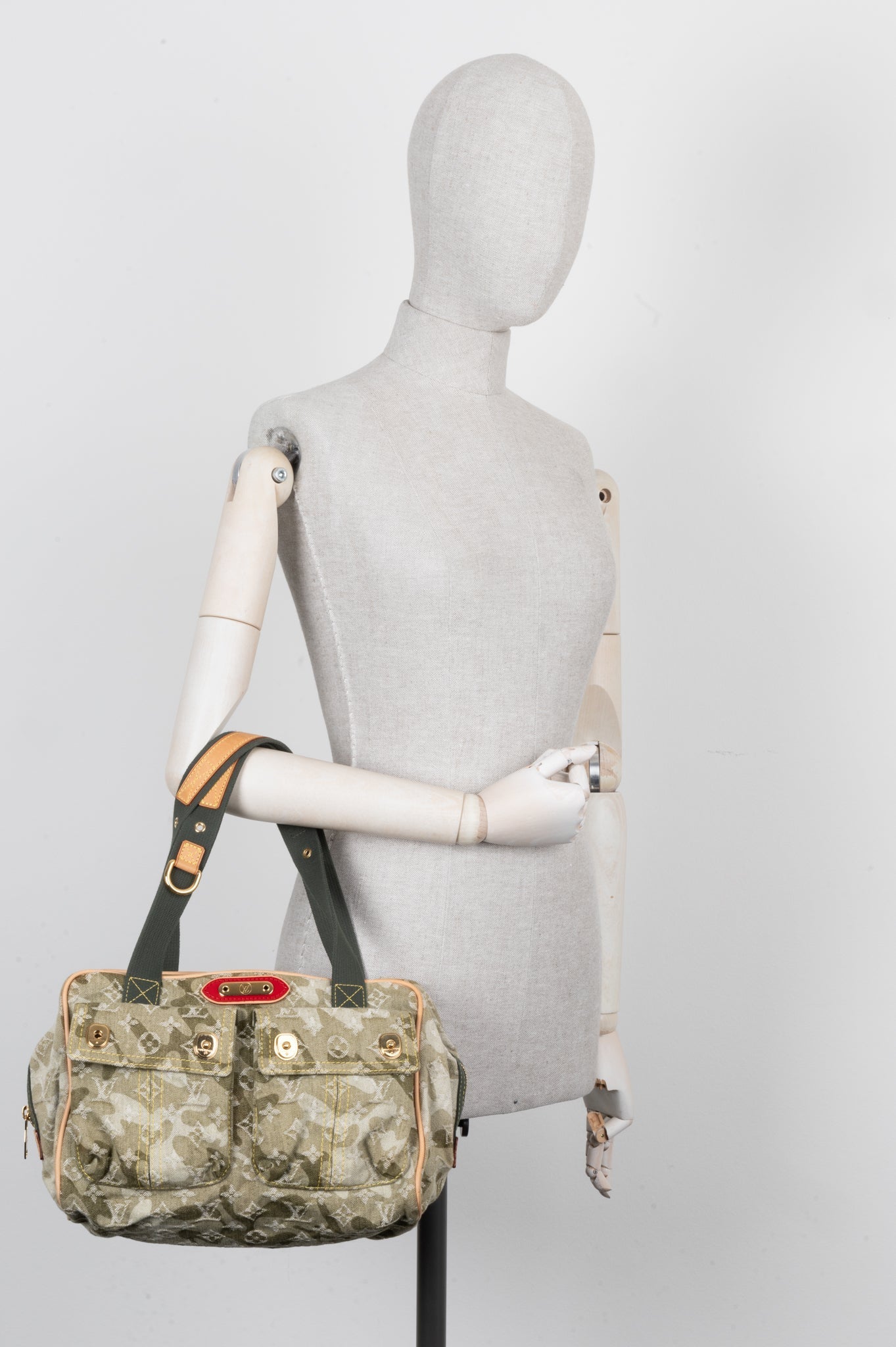 LOUIS VUITTON Jasmine Bag Monogramouflage Green