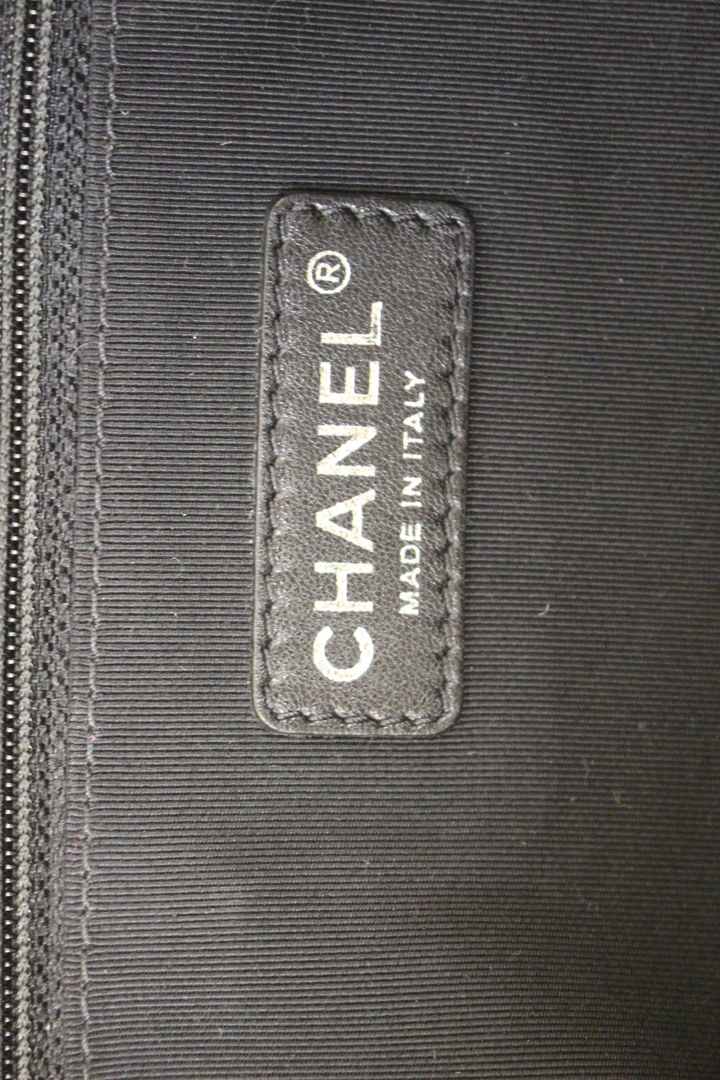 CHANEL Caviar Ombre Jumbo Single Flap Blanc White Shoulder Bag