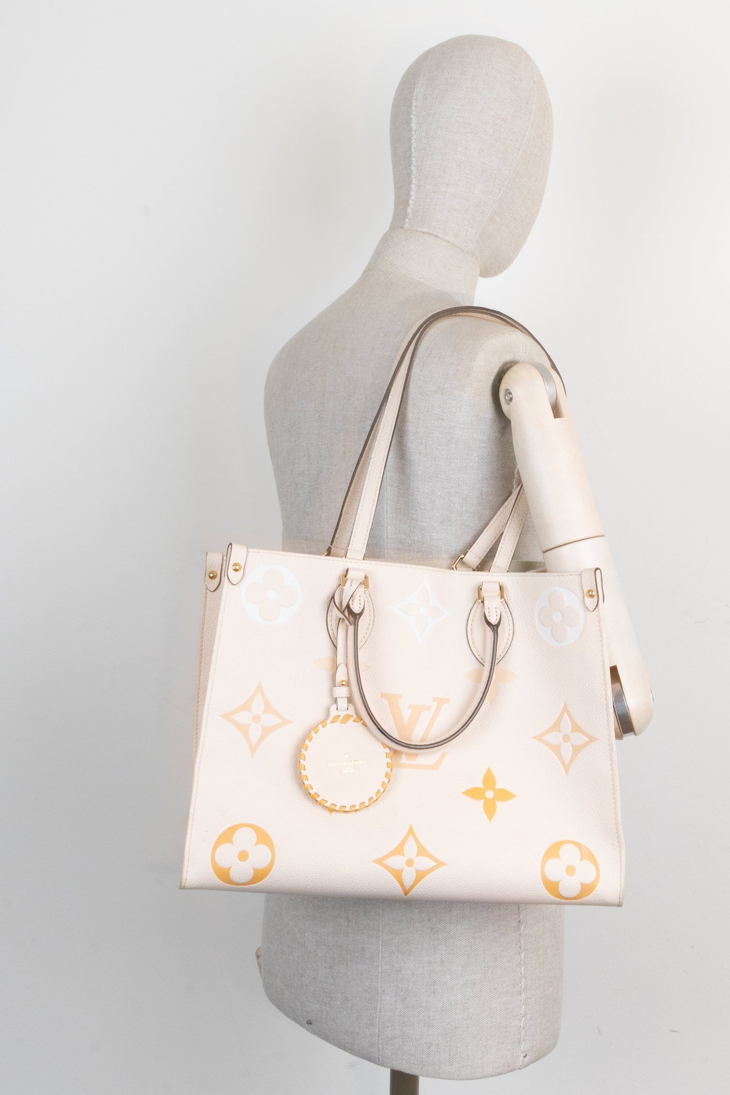 LOUIS VUITTON By The Pool OnTheGo MM Empreinte