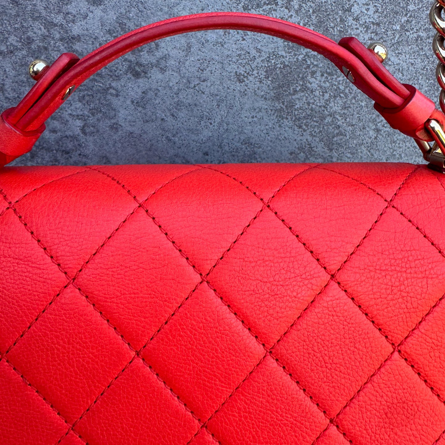 Chanel Label Click Flap Red in Quilted Calfskin With Gold-Tone Hardware