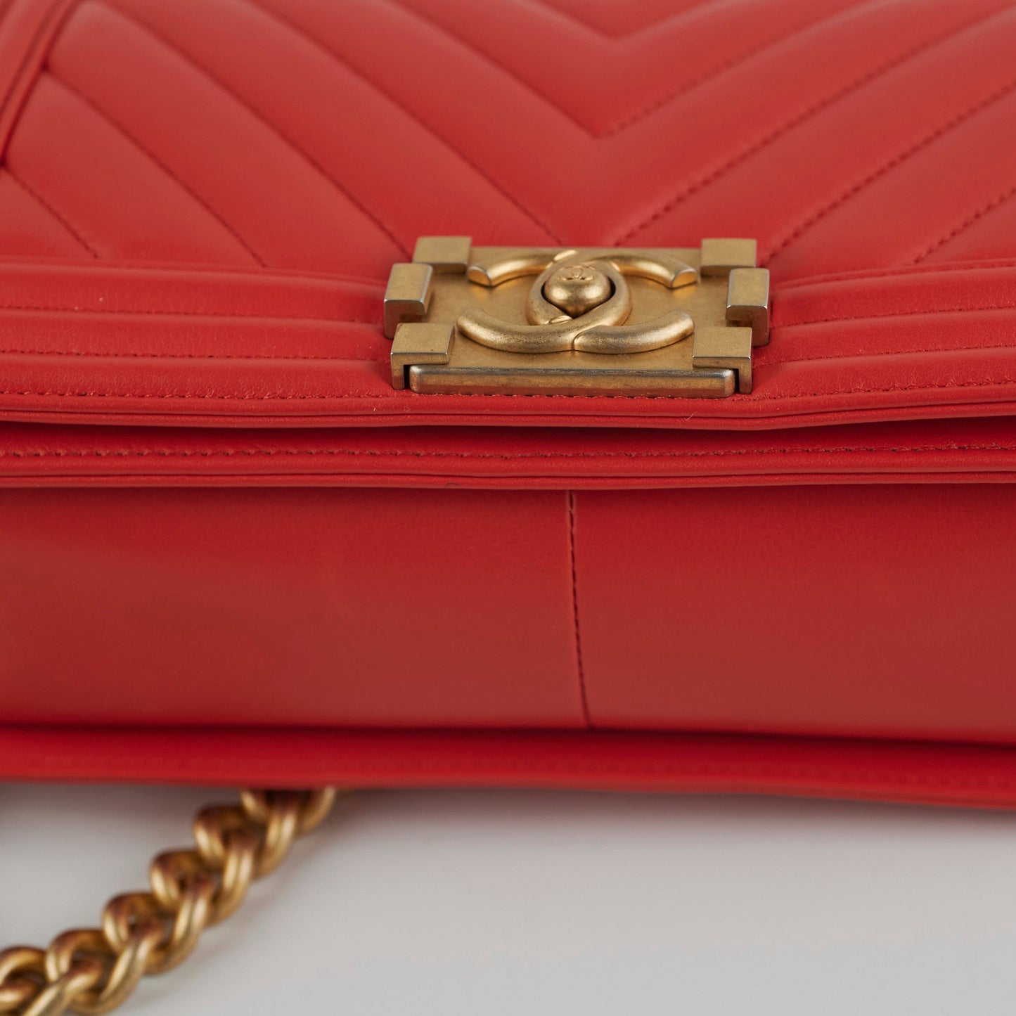 Chanel Old Medium Boy Chevron Lambskin Red/Orange