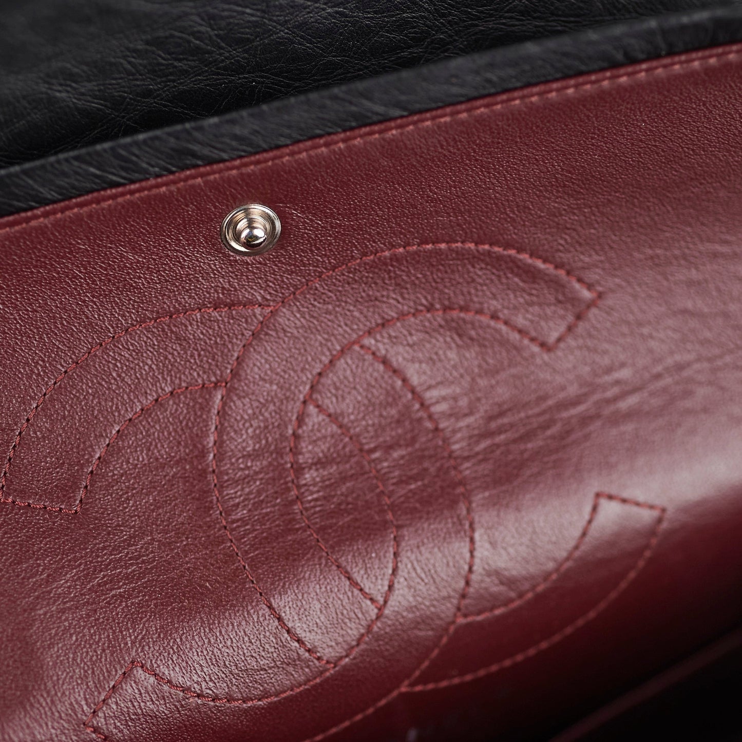 HOLD CV Chanel Reissue 225 Calfskin Black