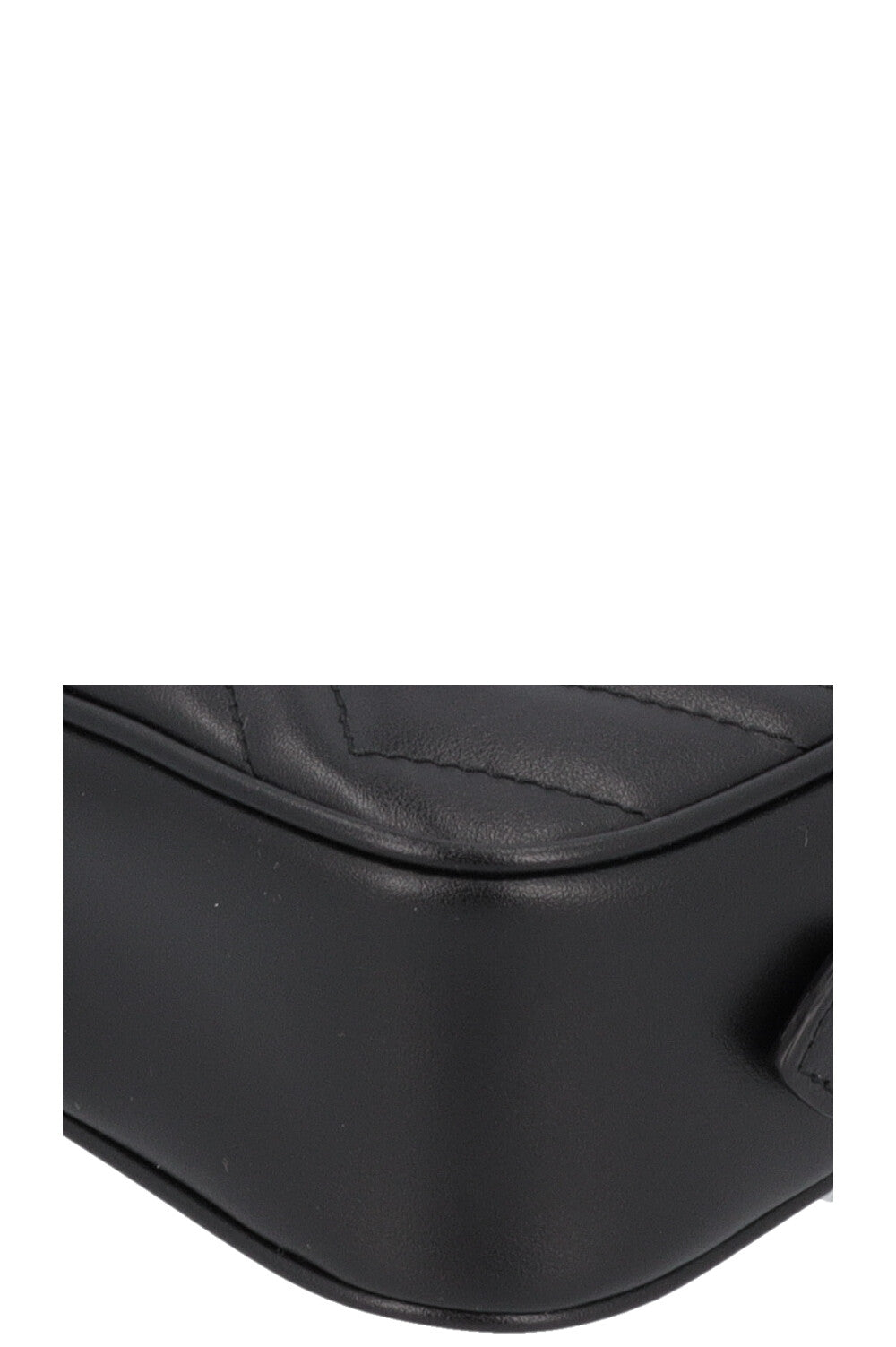 GUCCI Small Marmont Quilted Crossbody Bag Black