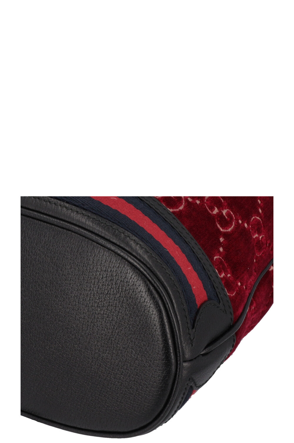 GUCCI Supreme GG Bucket Bag Velvet Red