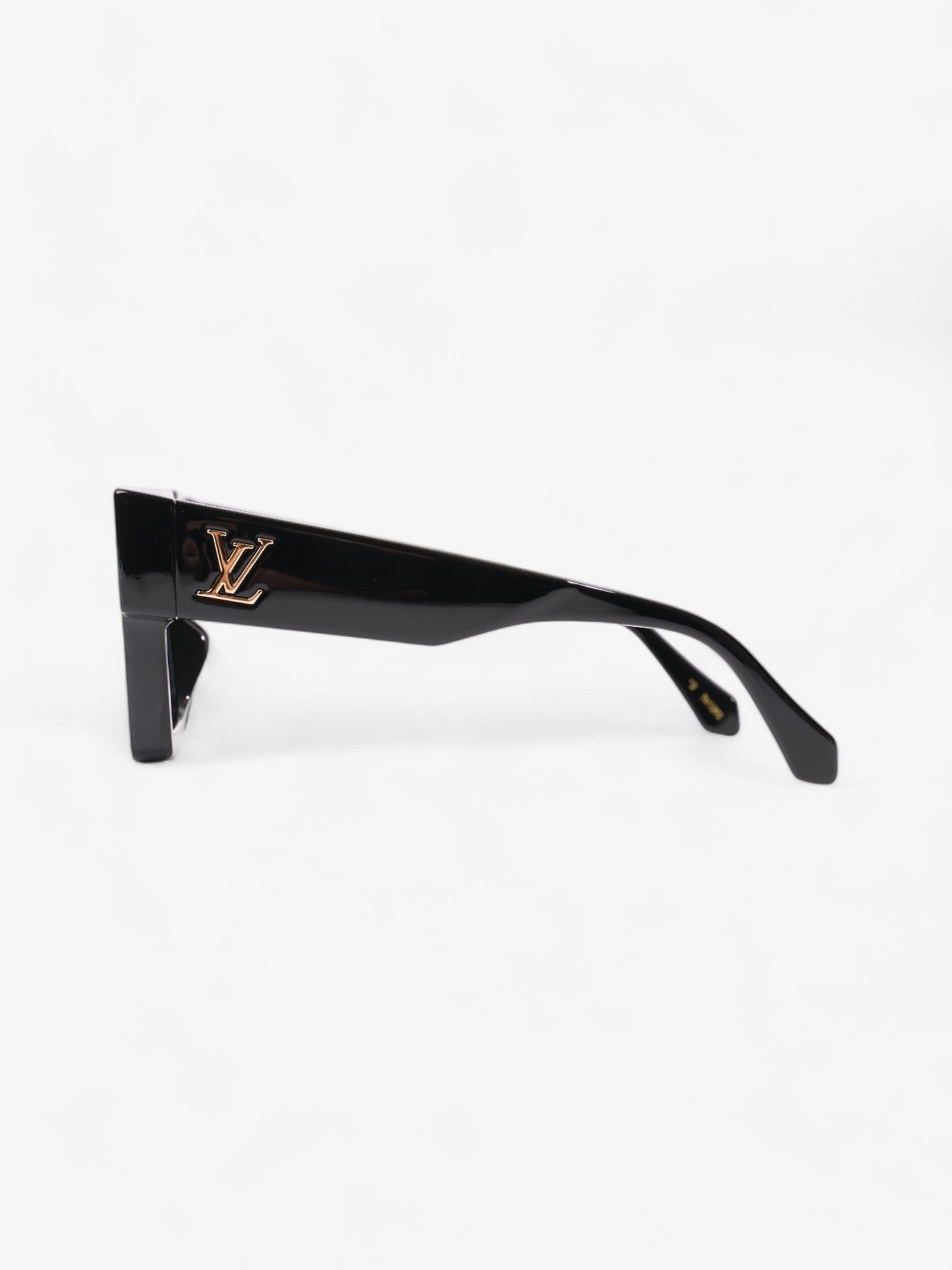Louis Vuitton Cyclone Glasses Black / Gold / White Acetate